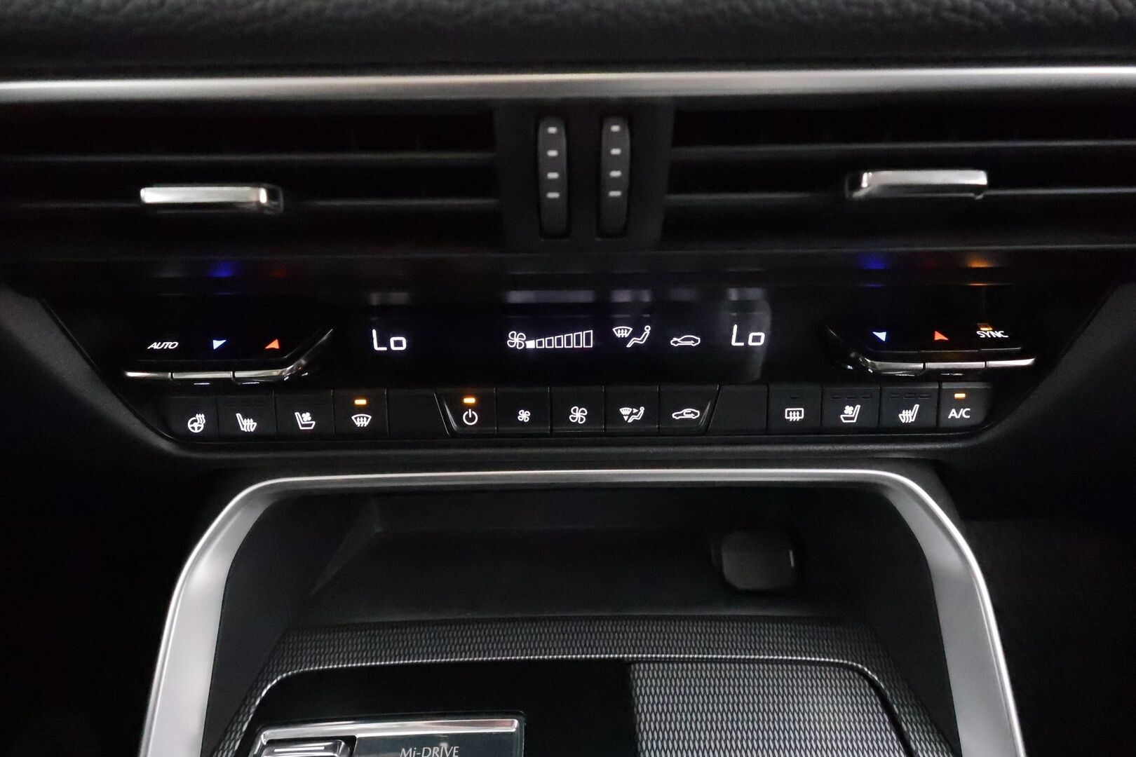 MAZDA CX-60 2022 17,8kWh 2,5PHEV 8AT Exlusive-Line * Vakkari / Koukku / HUD / LED / Muistipenkki / P.Kamera / Ilmastoidut Sporttipenkit * - Kahdet Renkaat / Merkkihuollettu - HULLUT AVAJAISHULINAT KORKOTARJOUS 3,29 %