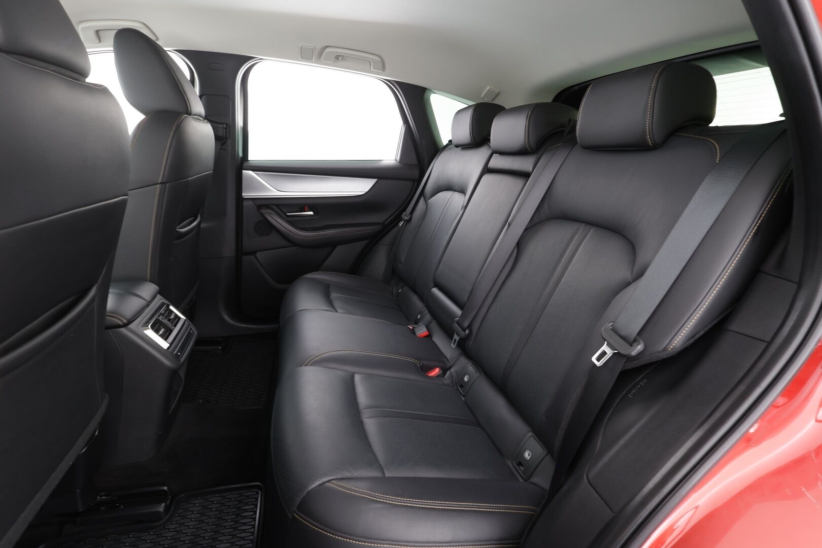 MAZDA CX-60 2022 17,8kWh 2,5PHEV 8AT Exlusive-Line * Vakkari / Koukku / HUD / LED / Muistipenkki / P.Kamera / Ilmastoidut Sporttipenkit * - Kahdet Renkaat / Merkkihuollettu - HULLUT AVAJAISHULINAT KORKOTARJOUS 3,29 %