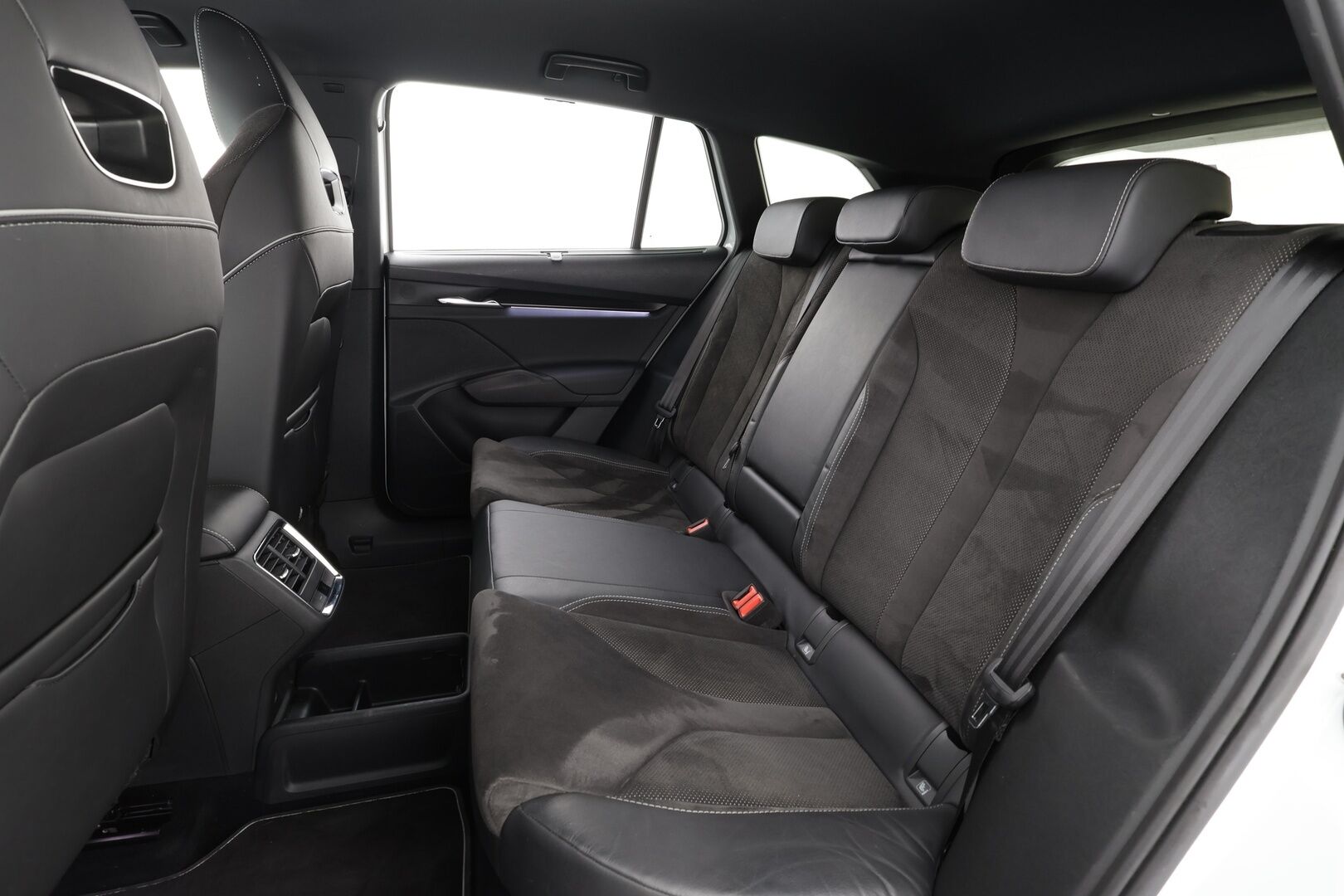 SKODA ENYAQ 2022 80X 4X4 Sportline 265hv * ACC / ILP / Matrix-LED / 360-Kamera / Muistipenkki / Apple&Android * - Merkkihuollettu / Kahdet Renkaat - HULLUT AVAJAISHULINAT KORKOTARJOUS 3,29 %