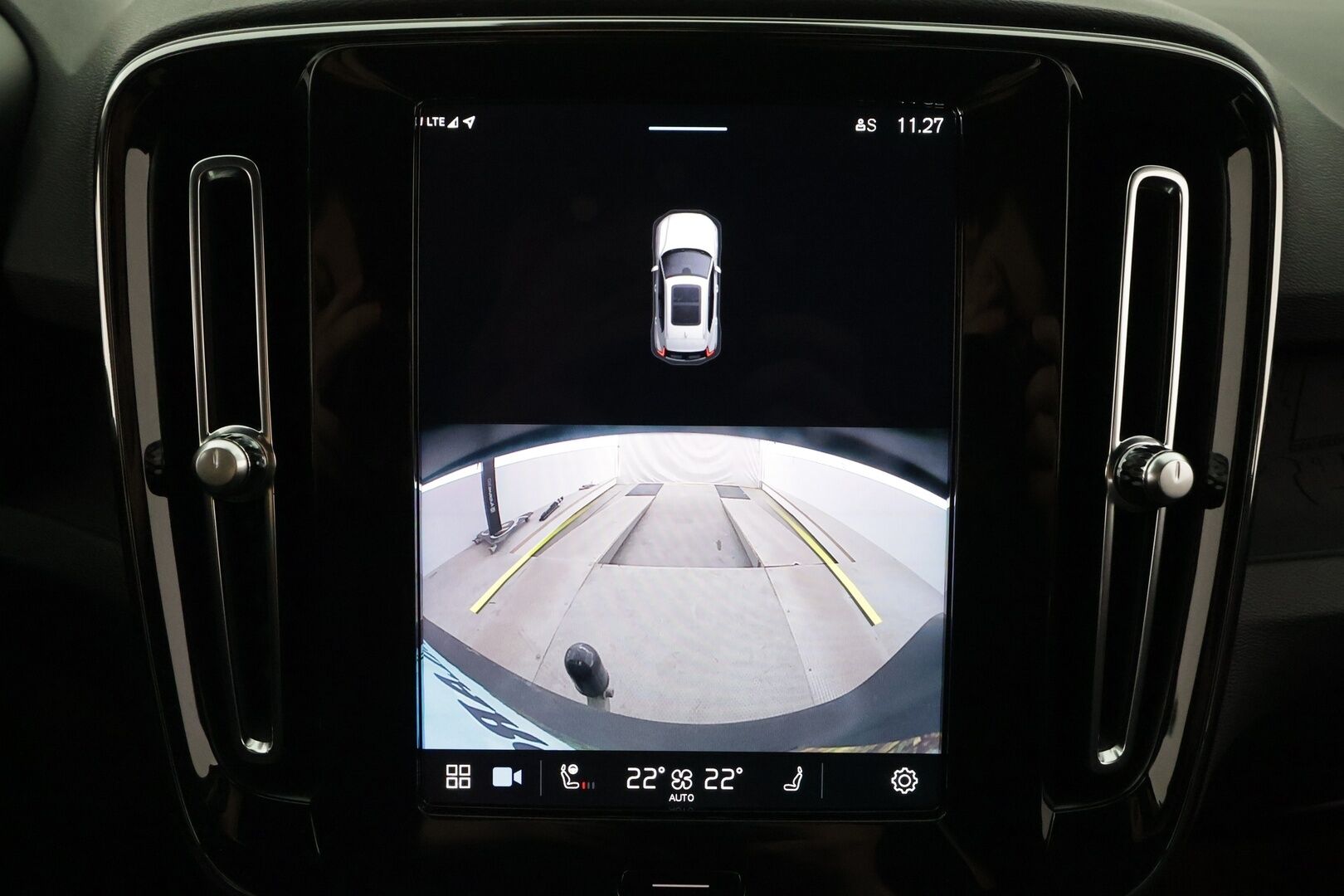 Volvo XC40 2023 Recharge Twin Plus * ACC / ILP / Muistipenkki / Koukku / BLIS / P.kamera / Keyless / Navi / LED / Ratinlämmitin * - Merkkihuollettu - HULLUT AVAJAISHULINAT KORKOTARJOUS 3,29 %