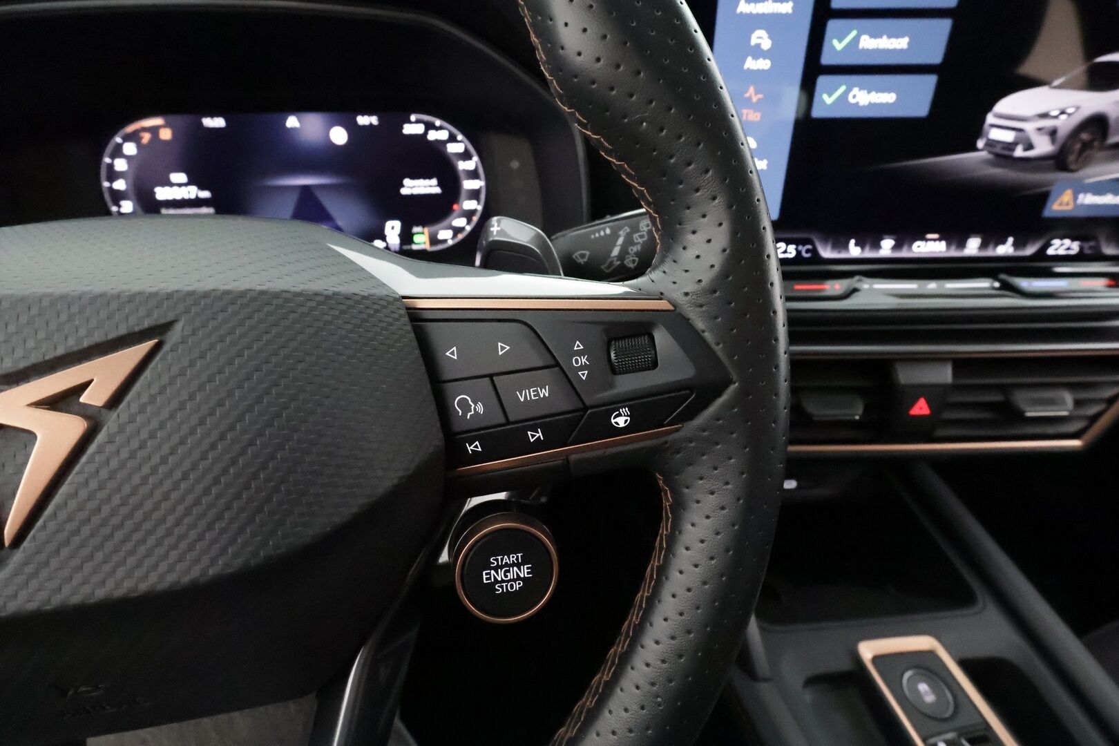 CUPRA FORMENTOR 2025 1.5 eTSI 110 kW MHEV DSG * ACC / LED / Puolinahat / P.kamera / Keyless / Apple&Android * - Kahdet Renkaat / Merkkhuollot - HULLUT AVAJAISHULINAT KORKOTARJOUS 3,29 %