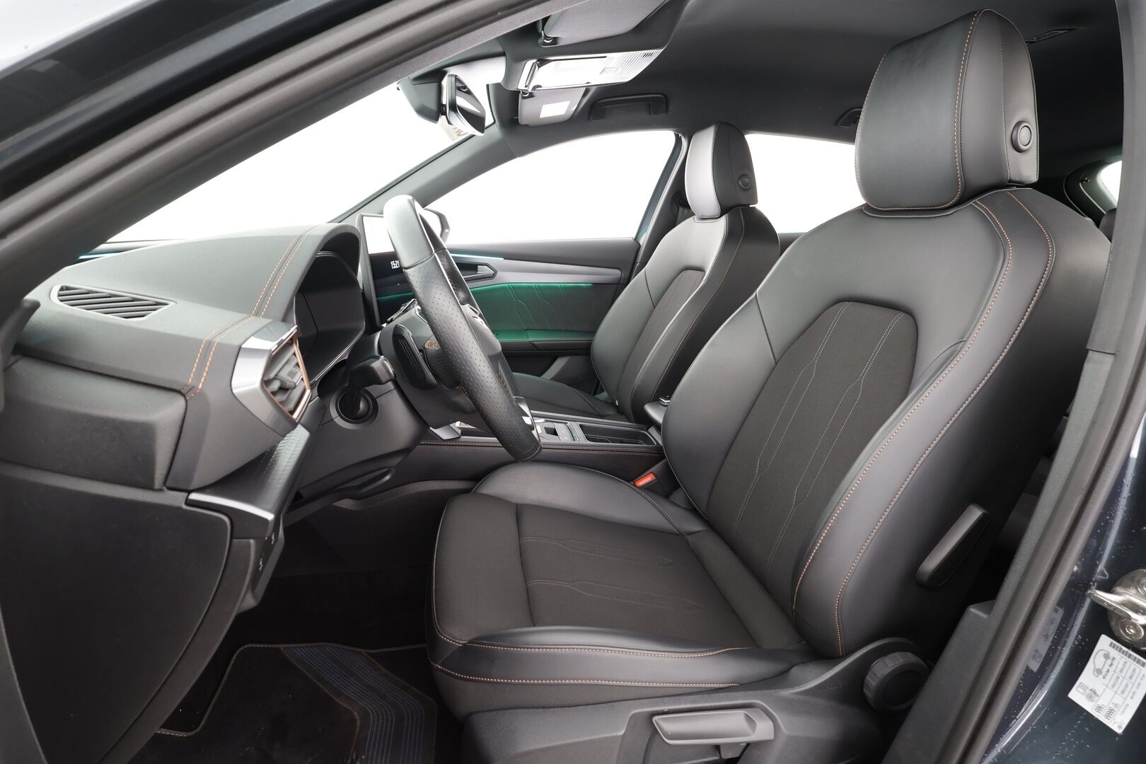 CUPRA FORMENTOR 2025 1.5 eTSI 110 kW MHEV DSG * ACC / LED / Puolinahat / P.kamera / Keyless / Apple&Android * - Kahdet Renkaat / Merkkhuollot - HULLUT AVAJAISHULINAT KORKOTARJOUS 3,29 %