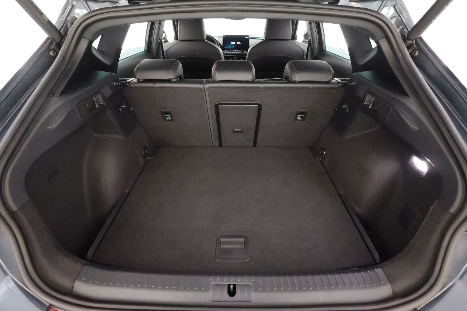 CUPRA FORMENTOR 2025 1.5 eTSI 110 kW MHEV DSG * ACC / LED / Puolinahat / P.kamera / Keyless / Apple&Android * - Kahdet Renkaat / Merkkhuollot - HULLUT AVAJAISHULINAT KORKOTARJOUS 3,29 %