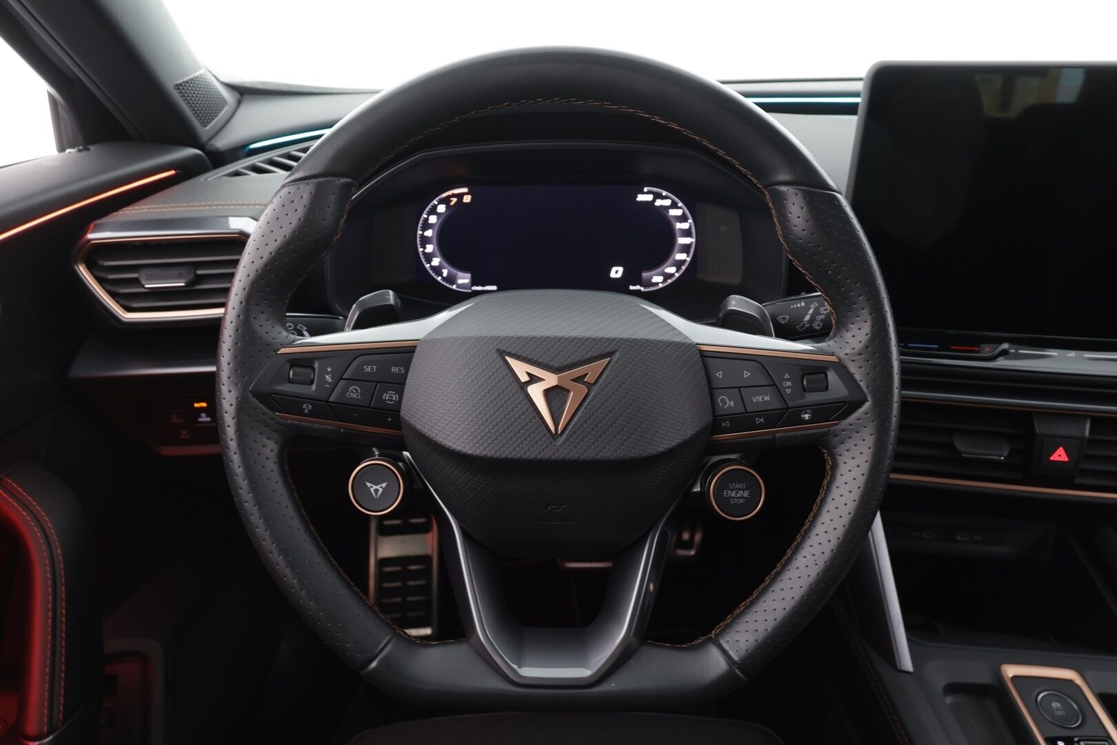 CUPRA FORMENTOR 2025 1.5 eTSI 110 kW MHEV DSG * ACC / LED / Puolinahat / P.kamera / Keyless / Apple&Android * - Kahdet Renkaat / Merkkhuollot - HULLUT AVAJAISHULINAT KORKOTARJOUS 3,29 %