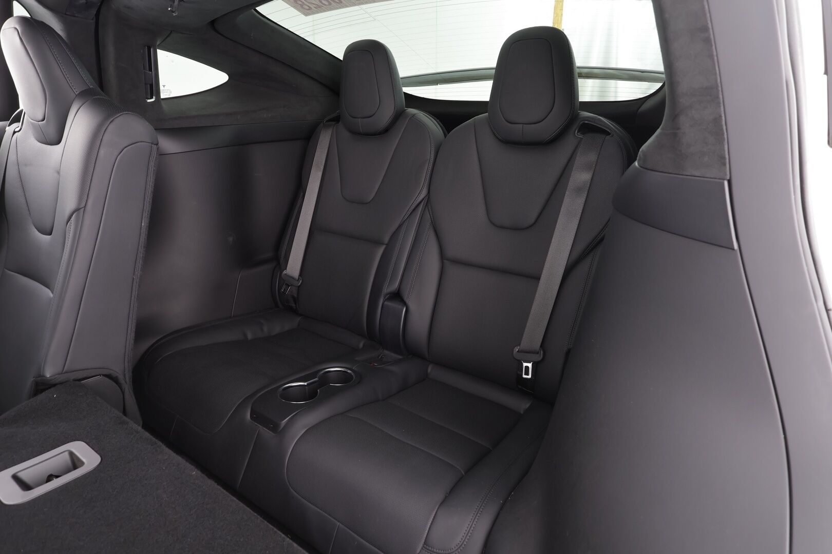 TESLA Model X 2023 Long Range AWD 7-P * Koukku / ILP / Premium Audio / Ilmastoidut nahat / Ilma-alusta / Facelift / Viihdenäyttö / P.kamera * - Kahdet renkaat aluvanteilla / ALV - HULLUT AVAJAISHULINAT KORKOTARJOUS 3,29 %