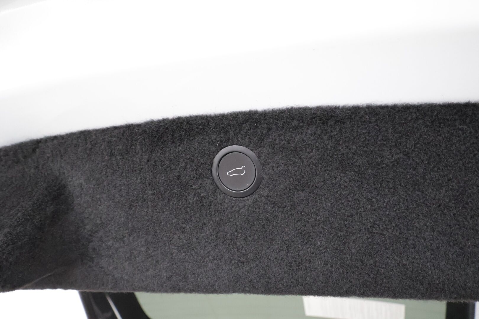 TESLA Model X 2023 Long Range AWD 7-P * Koukku / ILP / Premium Audio / Ilmastoidut nahat / Ilma-alusta / Facelift / Viihdenäyttö / P.kamera * - Kahdet renkaat aluvanteilla / ALV - HULLUT AVAJAISHULINAT KORKOTARJOUS 3,29 %