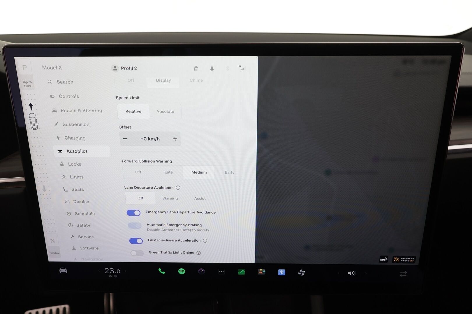 TESLA Model X 2023 Long Range AWD 7-P * Koukku / ILP / Premium Audio / Ilmastoidut nahat / Ilma-alusta / Facelift / Viihdenäyttö / P.kamera * - Kahdet renkaat aluvanteilla / ALV - HULLUT AVAJAISHULINAT KORKOTARJOUS 3,29 %