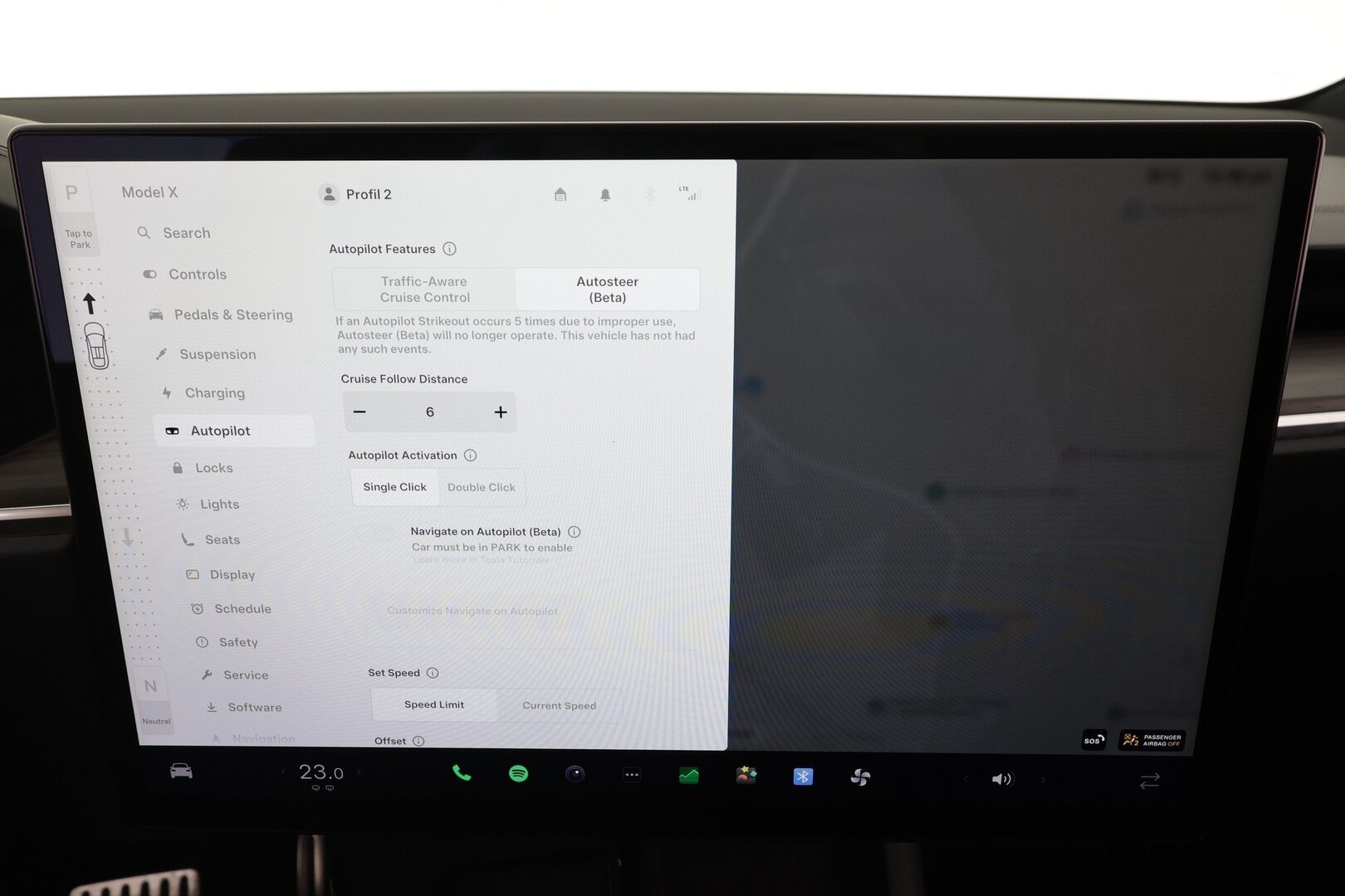 TESLA Model X 2023 Long Range AWD 7-P * Koukku / ILP / Premium Audio / Ilmastoidut nahat / Ilma-alusta / Facelift / Viihdenäyttö / P.kamera * - Kahdet renkaat aluvanteilla / ALV - HULLUT AVAJAISHULINAT KORKOTARJOUS 3,29 %
