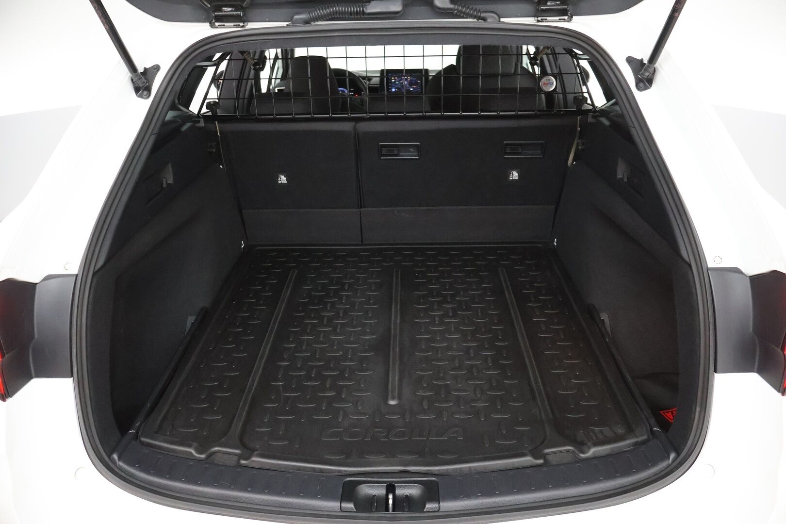 TOYOTA COROLLA 2023 Touring Sports 1,8 Hybrid Life * ACC / Kaistavahti / P.kamera / Navi / LED / Digimittaristo / Facelift * - Kahdet renkaat aluvanteilla - HULLUT AVAJAISHULINAT KORKOTARJOUS 3,29 %