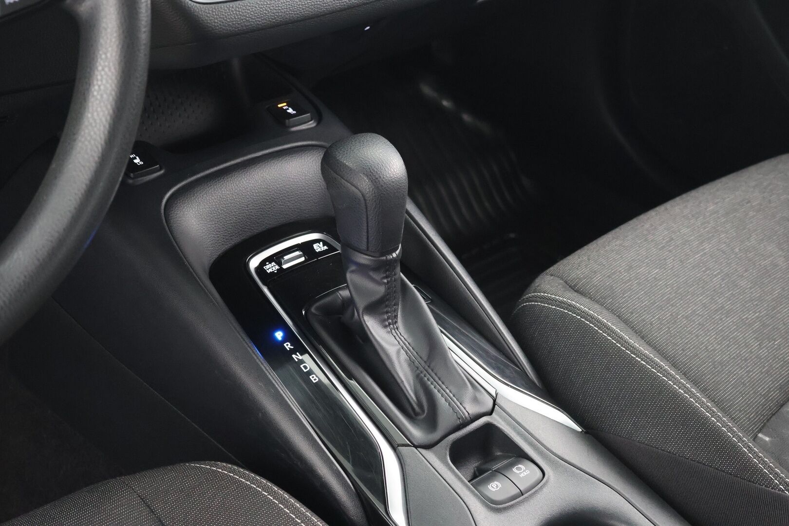 TOYOTA COROLLA 2023 Touring Sports 1,8 Hybrid Life * ACC / Kaistavahti / P.kamera / Navi / LED / Digimittaristo / Facelift * - Kahdet renkaat aluvanteilla - HULLUT AVAJAISHULINAT KORKOTARJOUS 3,29 %