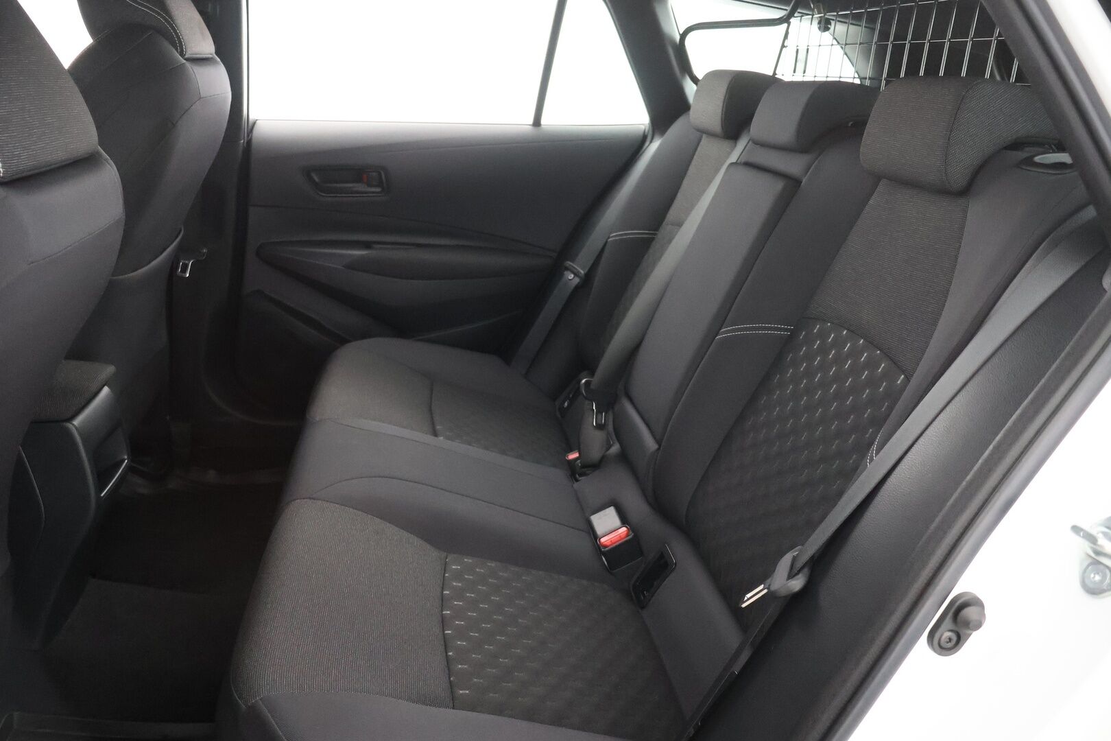 TOYOTA COROLLA 2023 Touring Sports 1,8 Hybrid Life * ACC / Kaistavahti / P.kamera / Navi / LED / Digimittaristo / Facelift * - Kahdet renkaat aluvanteilla - HULLUT AVAJAISHULINAT KORKOTARJOUS 3,29 %