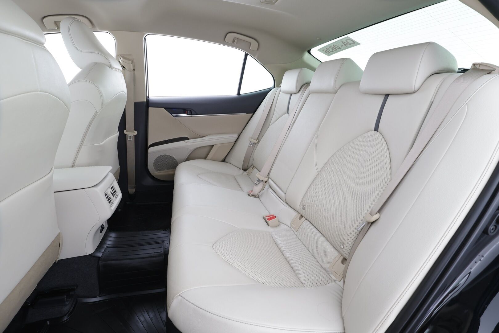 TOYOTA CAMRY 2022 2.5 Hybrid Executive - * ACC | Kaistavahti | Sähköpenkit | Nahat | Navi | LED | P.kamera | Ratinlämmitin | Keyless | Facelift *