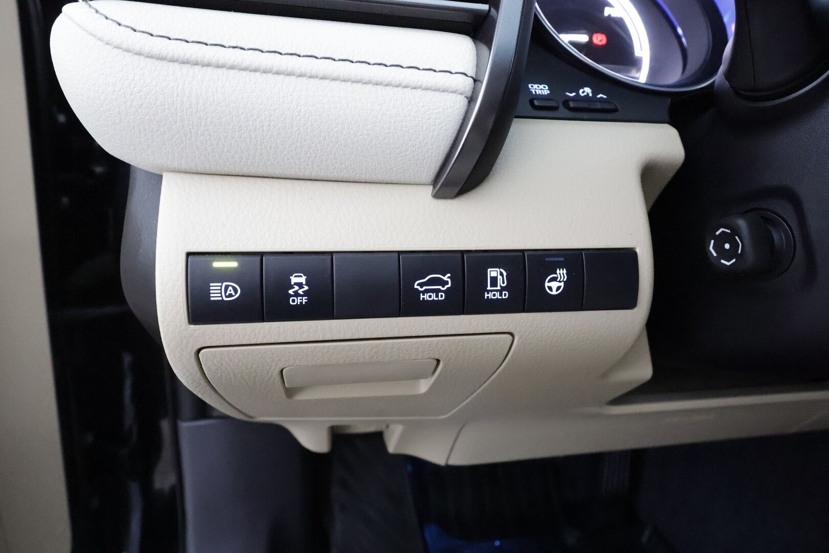 TOYOTA CAMRY 2022 2.5 Hybrid Executive - * ACC | Kaistavahti | Sähköpenkit | Nahat | Navi | LED | P.kamera | Ratinlämmitin | Keyless | Facelift *