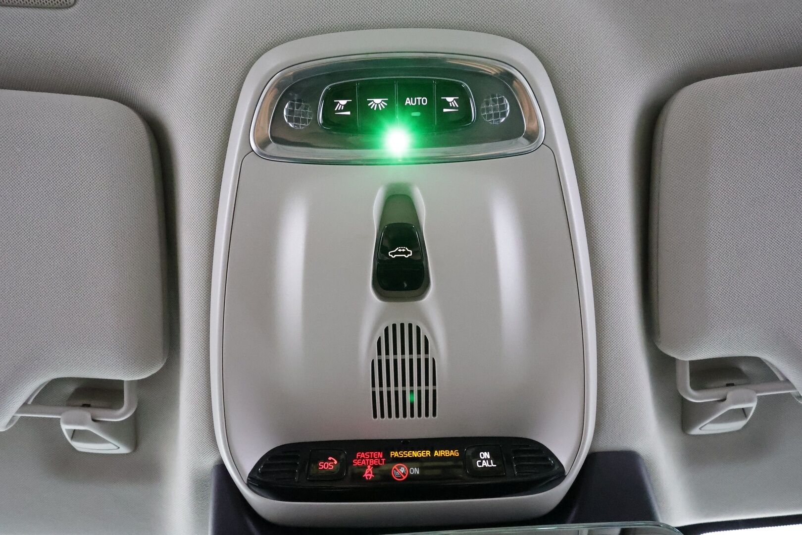 Volvo V90 2019 T4 Momentum Aut. * ACC / Webasto / Panorama / Koukku / Full LED / Nahat / Keyless / Navi / Sähköluukku / Ratinlämmitin * - Kahdet renkaat aluvanteilla