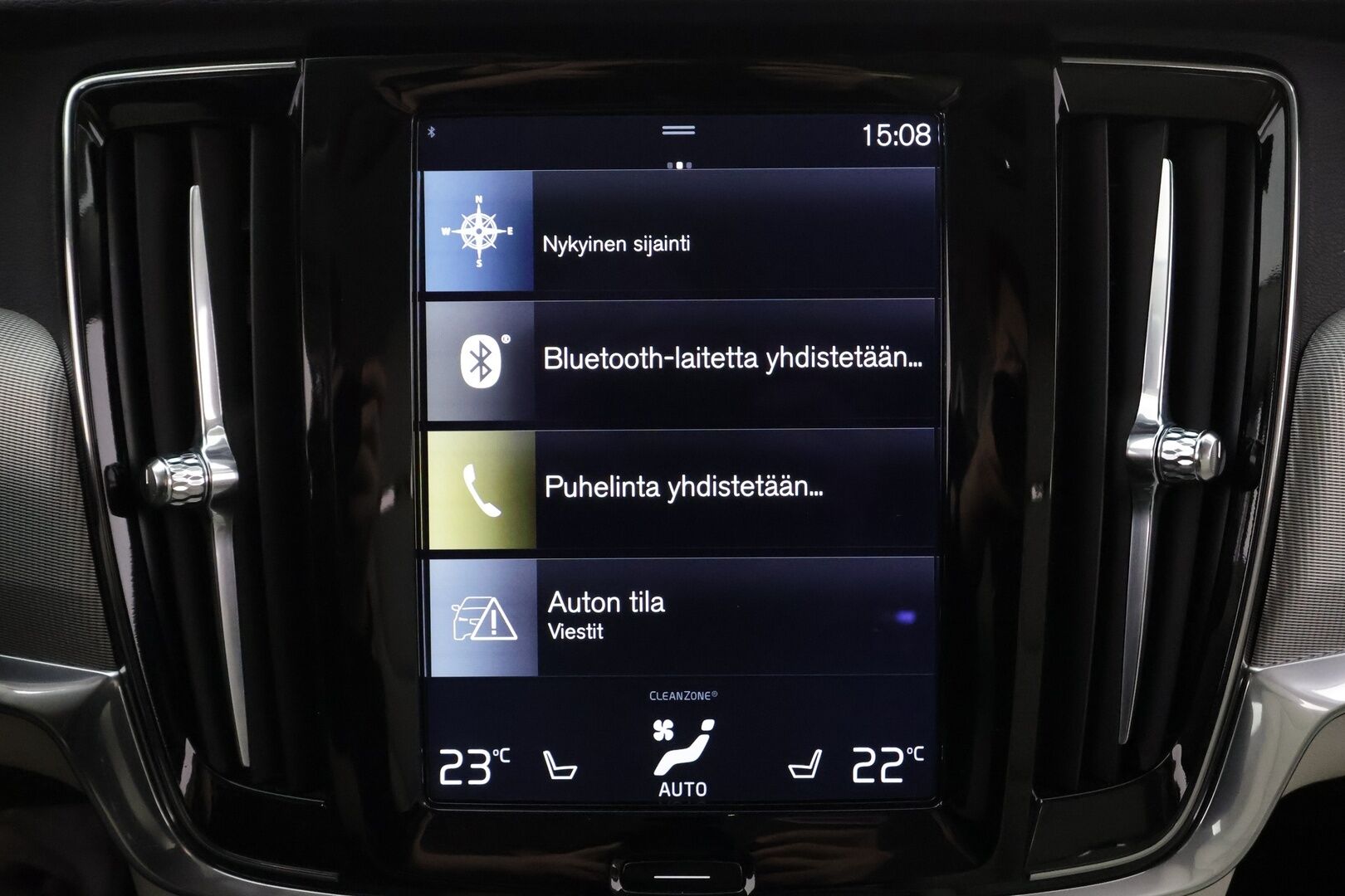 Volvo V90 2017 D4 AWD Inscription aut * ACC / Webasto / Full LED / P.kamera / Muistipenkki / Nahat / Navi / Keyless / Sähköluukku * - 2x Volvo Alut huippurenkailla / Merkkihuollettu / Crystal White - Metalliväri