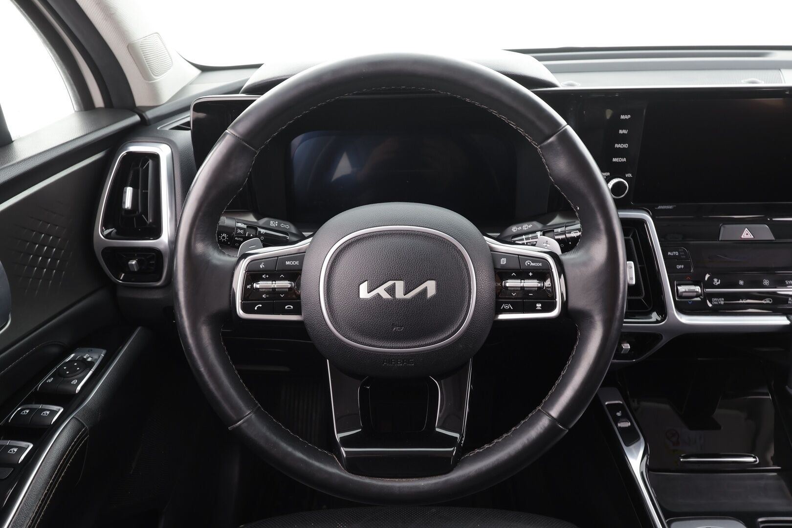 KIA SORENTO 2023 1,6 T-GDI Plug-in Hybrid AWD Business Premium AT 7-P - | ACC | Koukku | Bose | P.Kamera | Keyless | Nahat | LED | Navi |