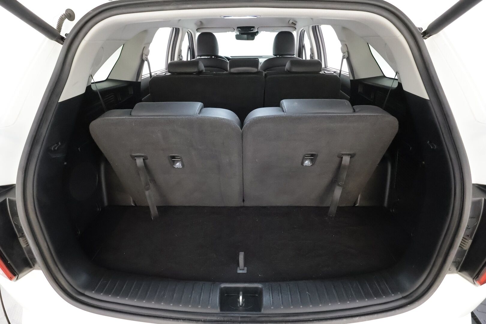 KIA SORENTO 2023 1,6 T-GDI Plug-in Hybrid AWD Business Premium AT 7-P - | ACC | Koukku | Bose | P.Kamera | Keyless | Nahat | LED | Navi |