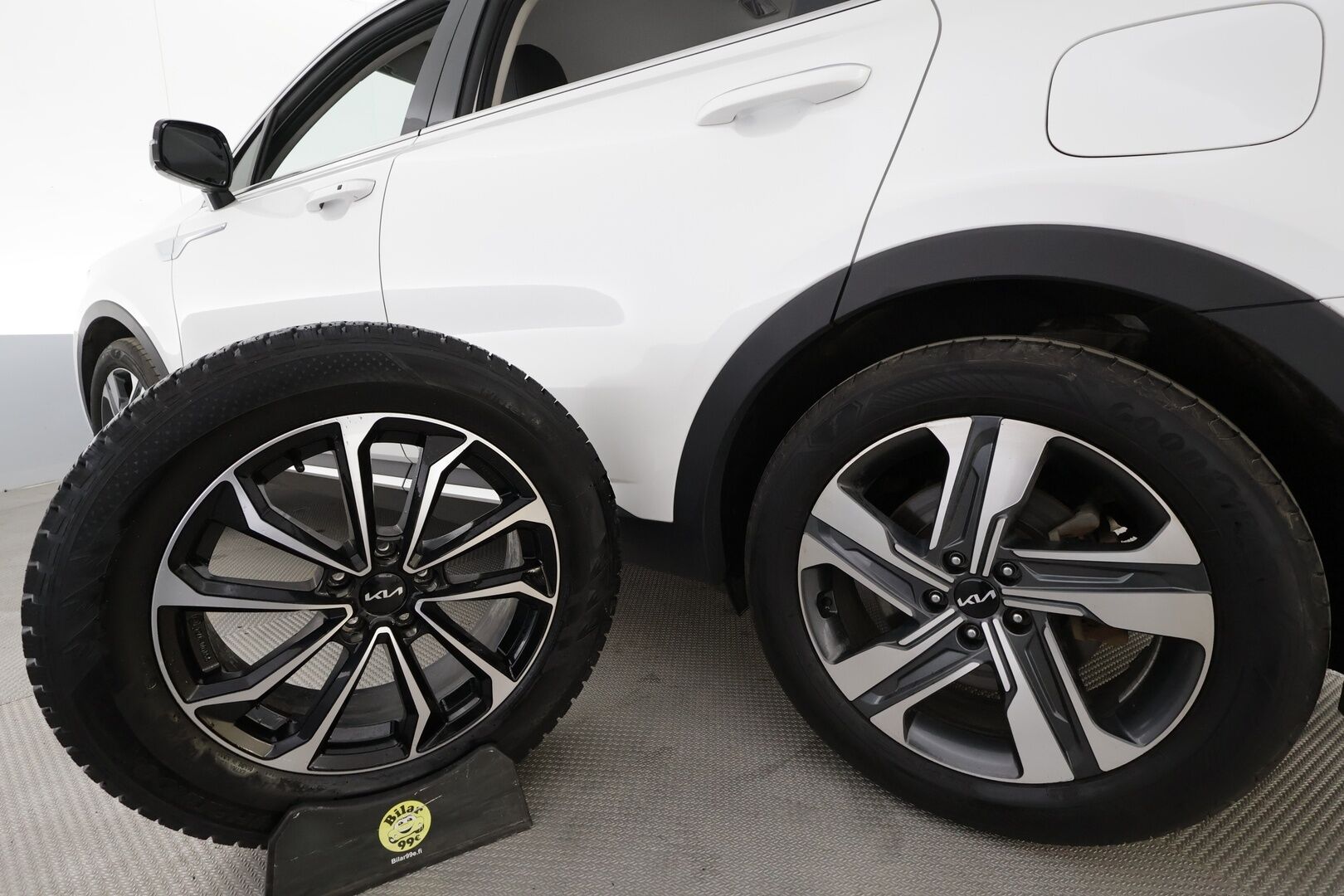 KIA SORENTO 2023 1,6 T-GDI Plug-in Hybrid AWD Business Premium AT 7-P - | ACC | Koukku | Bose | P.Kamera | Keyless | Nahat | LED | Navi |