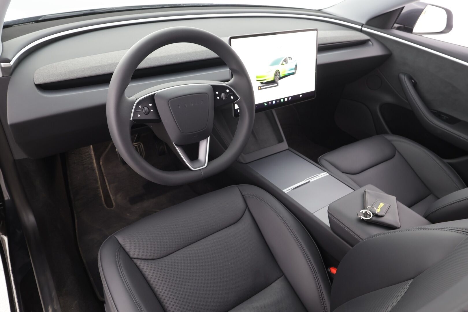 TESLA MODEL 3 2024 Long Range Dual Motor AWD Highland * ILP / Lasikatto / ACC / Matrix / P.Kamera / Ilmastoitu Muistipenkki / Premium Audio / Keyless * - Kahdet renkaat aluvanteilla / 2x Latauskaapelit - HULLUT AVAJAISHULINAT KORKOTARJOUS 3,29 %