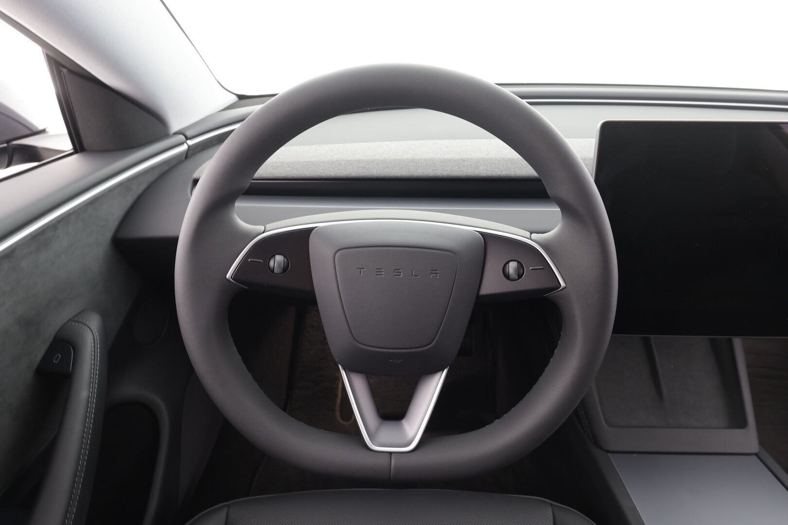 TESLA MODEL 3 2024 Long Range AWD * ILP / Lasikatto / ACC / Matrix / P.Kamera / Ilmastoitu Muistipenkki / Premium Audio / Keyless * - Kahdet renkaat aluvanteilla / 2x Latauskaapelit - HULLUT AVAJAISHULINAT KORKOTARJOUS 3,29 %