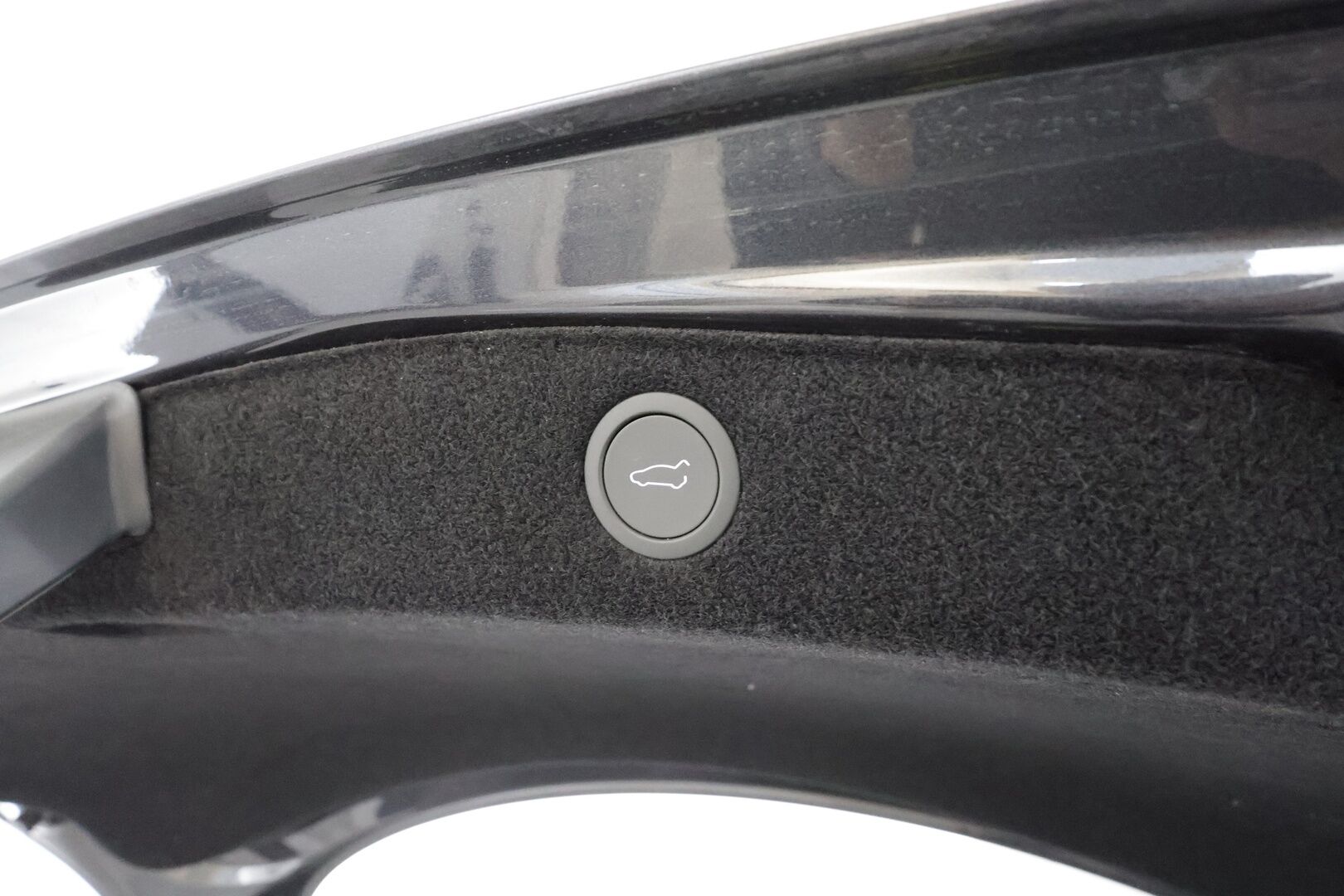 TESLA MODEL 3 2024 Long Range Dual Motor AWD Highland * ILP / Lasikatto / ACC / Matrix / P.Kamera / Ilmastoitu Muistipenkki / Premium Audio / Keyless * - Kahdet renkaat aluvanteilla / 2x Latauskaapelit - HULLUT AVAJAISHULINAT KORKOTARJOUS 3,29 %