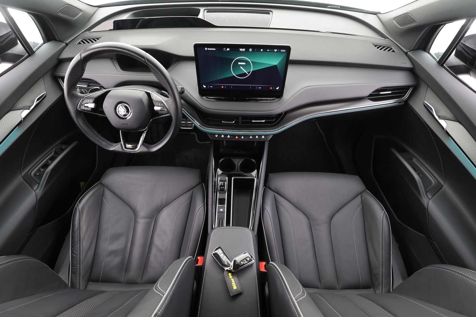 SKODA ENYAQ 2023 80x 4x4 RS iV * Canton / Lasikatto / ACC / ILP / Muistipenkit / Koukku / HUD / Matrix-LED / P.kamera / Keyless * - Kahdet renkaat aluvanteilla / 2x Latauskaapelit / Merkkihuollot - HULLUT AVAJAISHULINAT KORKOTARJOUS 3,29 %