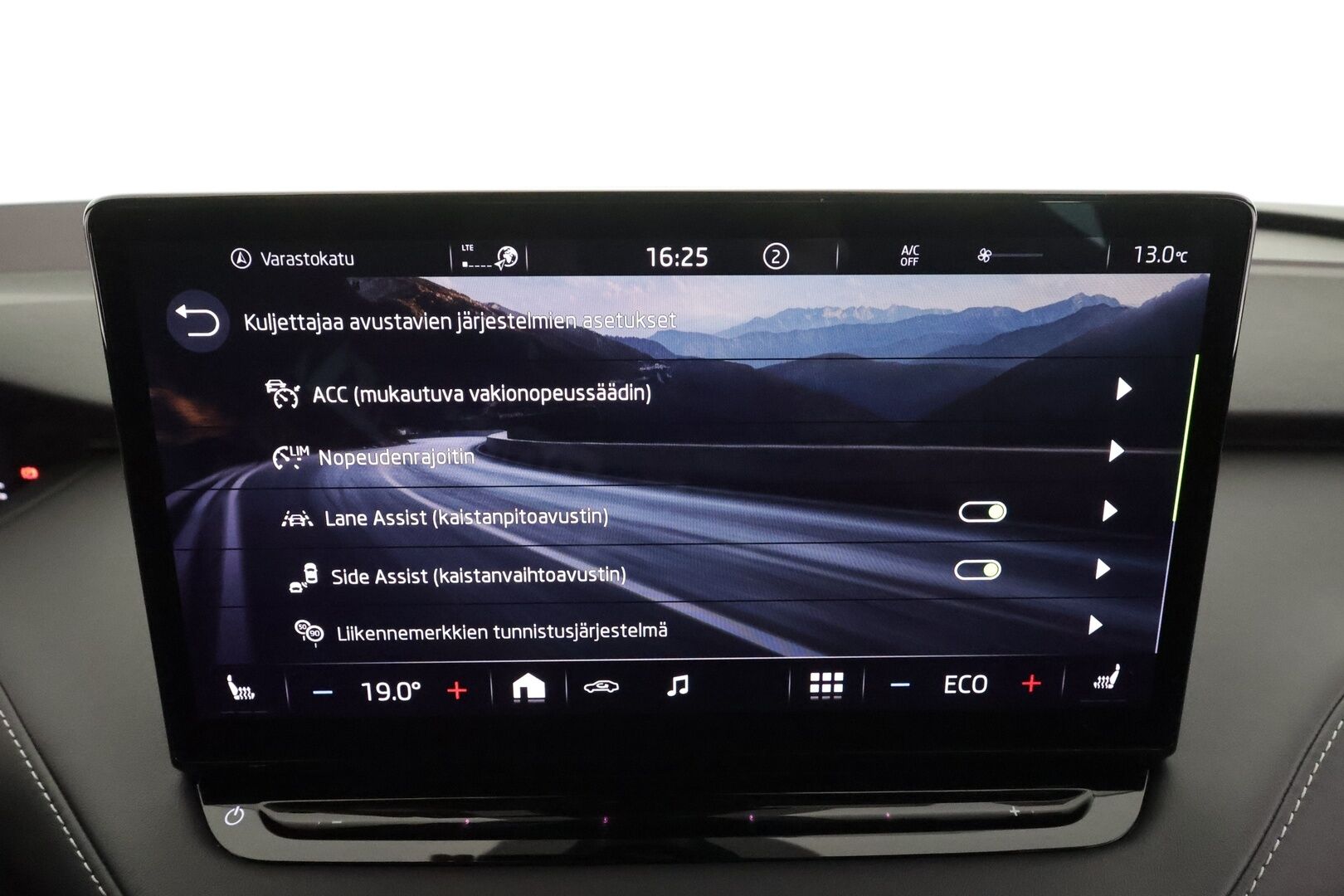 SKODA ENYAQ 2023 80x 4x4 RS iV * Canton / Lasikatto / ACC / ILP / Muistipenkit / Koukku / HUD / Matrix-LED / P.kamera / Keyless * - Kahdet renkaat aluvanteilla / 2x Latauskaapelit / Merkkihuollot - HULLUT AVAJAISHULINAT KORKOTARJOUS 3,29 %