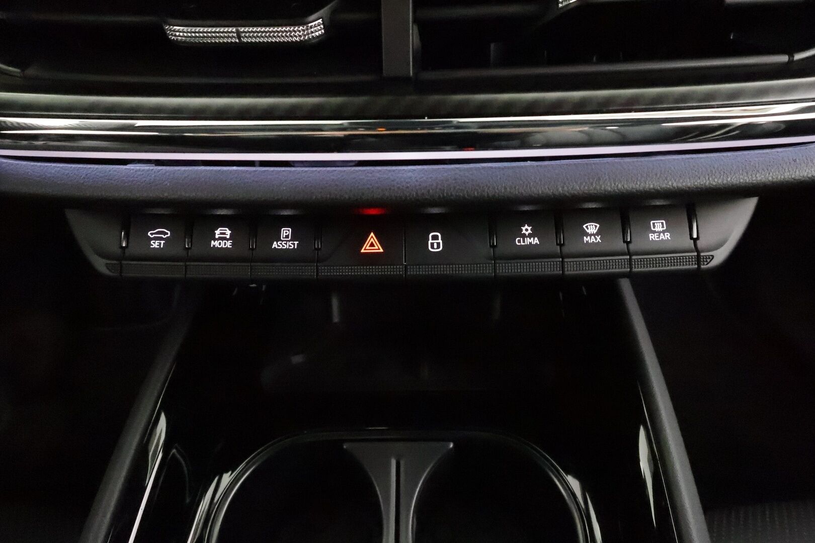 SKODA ENYAQ 2023 80x 4x4 RS iV * Canton / Lasikatto / ACC / ILP / Muistipenkit / Koukku / HUD / Matrix-LED / P.kamera / Keyless * - Kahdet renkaat aluvanteilla / 2x Latauskaapelit / Merkkihuollot - HULLUT AVAJAISHULINAT KORKOTARJOUS 3,29 %