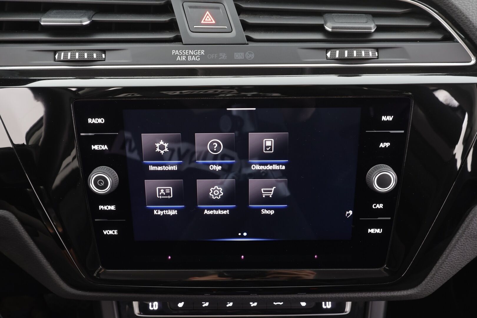 VOLKSWAGEN TOURAN 2022 Comfortline 2,0 TDI SCR 110 kW DSG 7.P - | ACC | Koukku | P.kamera | Hierovat ergoactive istuimet | Navi | LED | Apple&Android |