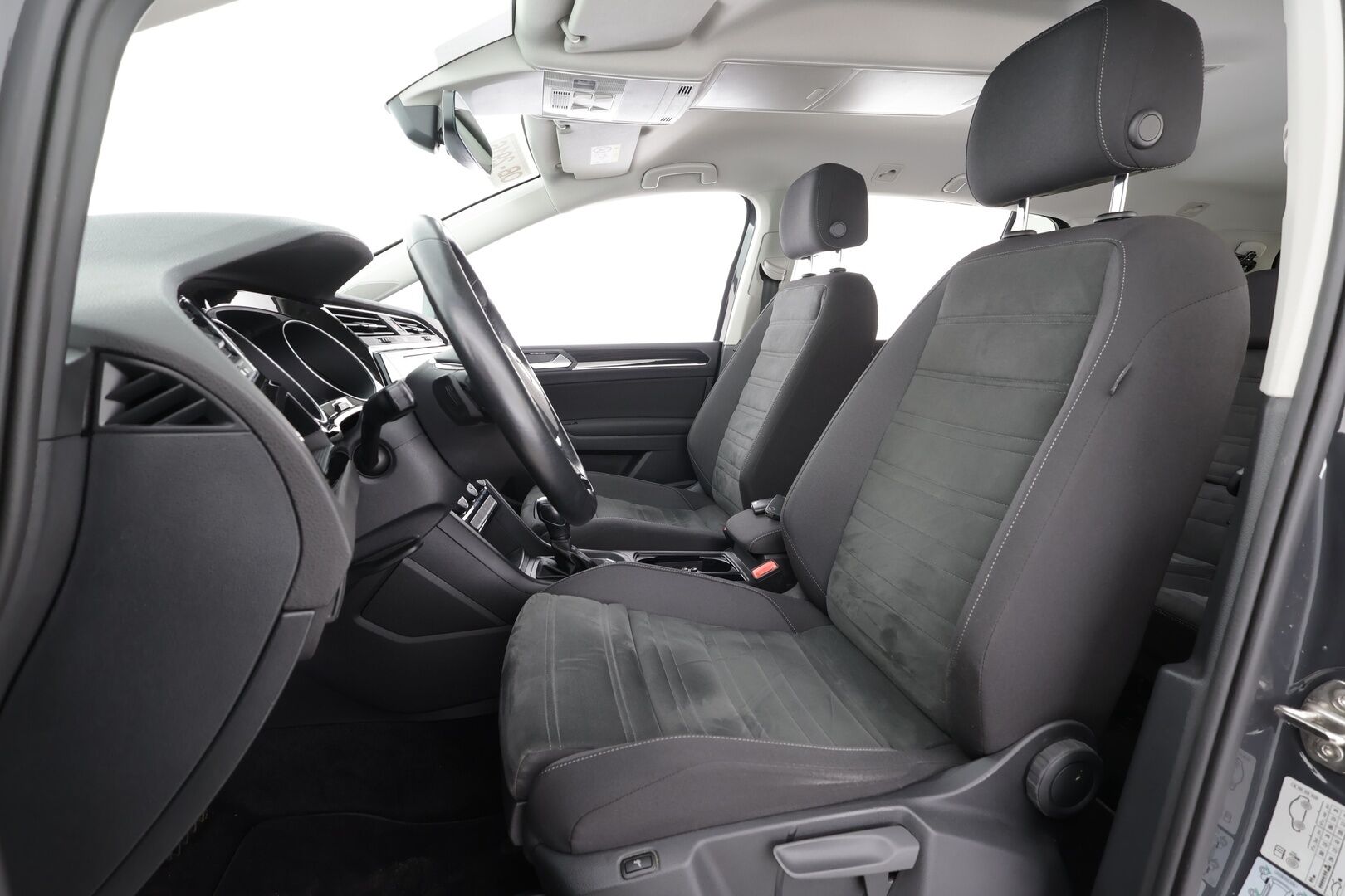 VOLKSWAGEN TOURAN 2022 Comfortline 2,0 TDI SCR 110 kW DSG 7.P - | ACC | Koukku | P.kamera | Hierovat ergoactive istuimet | Navi | LED | Apple&Android |