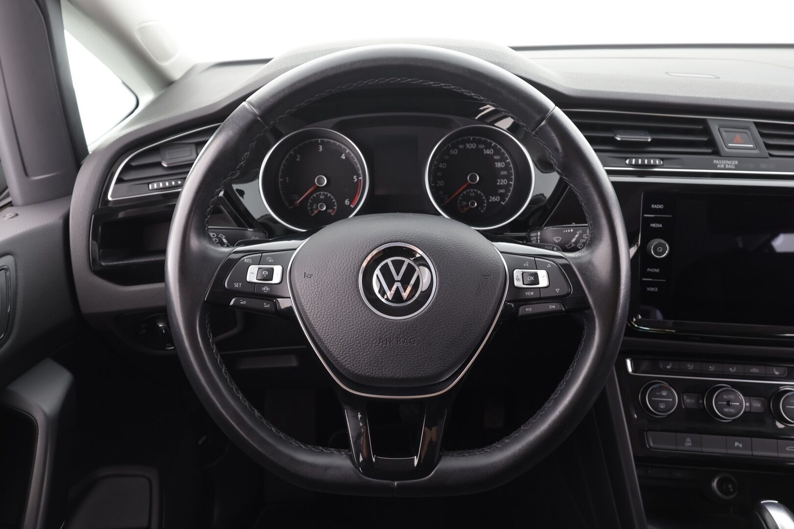 VOLKSWAGEN TOURAN 2022 Comfortline 2,0 TDI SCR 110 kW DSG 7.P - | ACC | Koukku | P.kamera | Hierovat ergoactive istuimet | Navi | LED | Apple&Android |