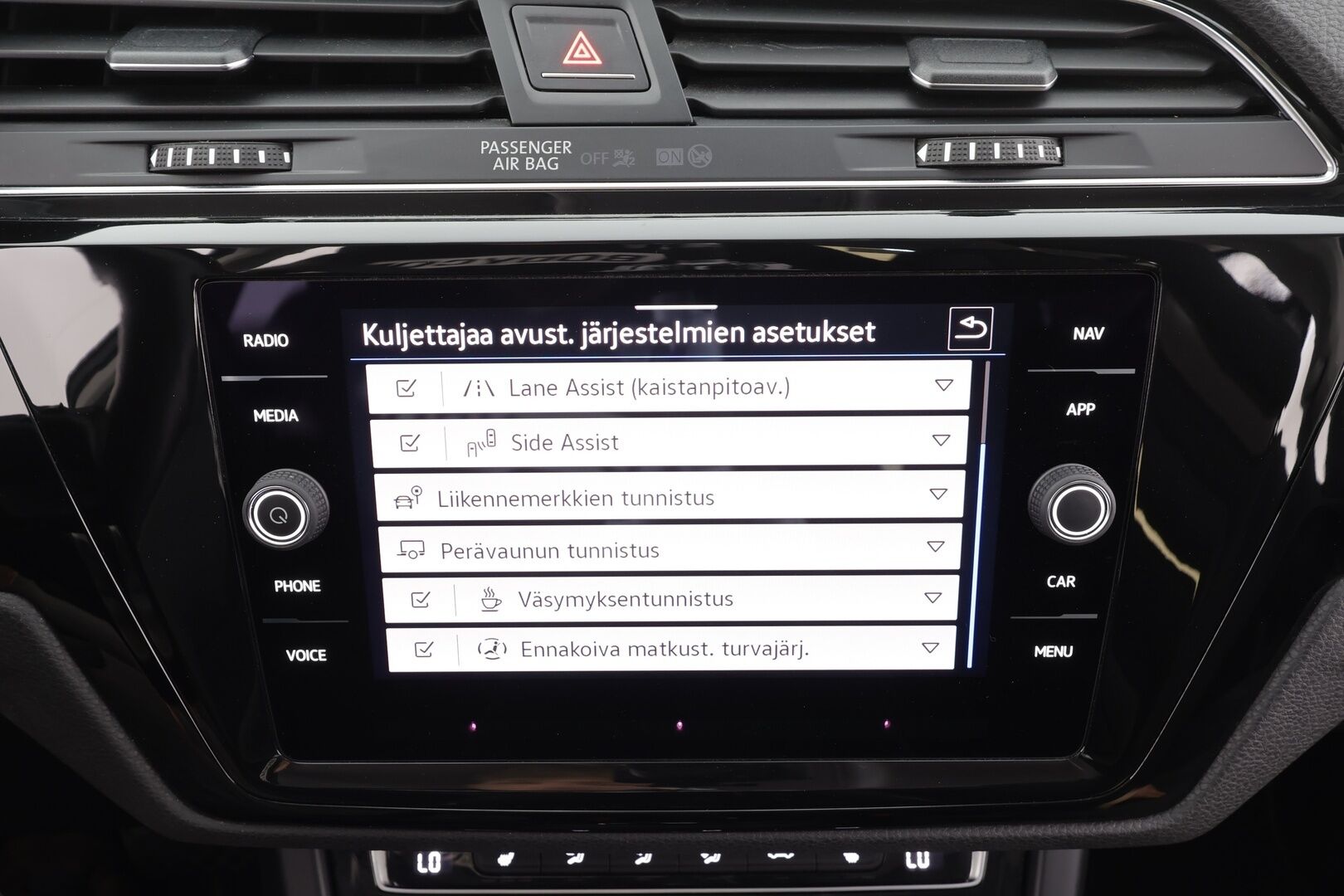 VOLKSWAGEN TOURAN 2022 Comfortline 2,0 TDI SCR 110 kW DSG 7.P - | ACC | Koukku | P.kamera | Hierovat ergoactive istuimet | Navi | LED | Apple&Android |