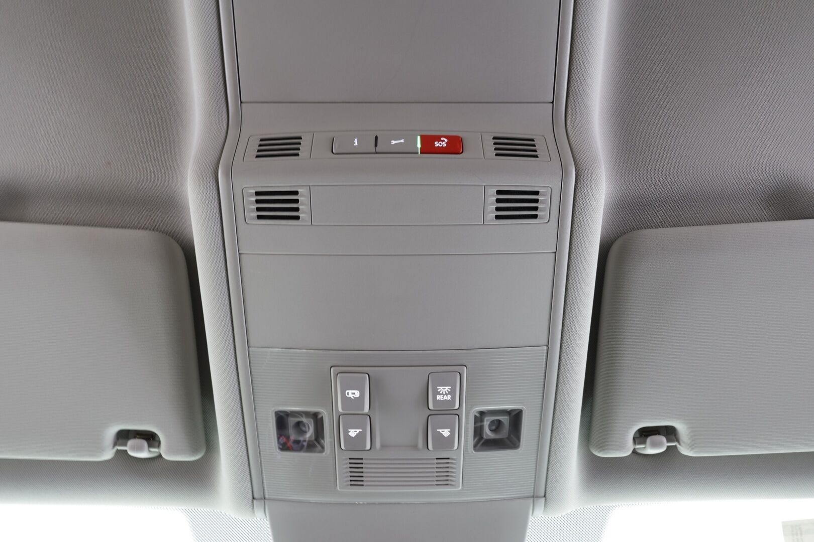 VOLKSWAGEN TOURAN 2022 Comfortline 2,0 TDI SCR 110 kW DSG 7.P - | ACC | Koukku | P.kamera | Hierovat ergoactive istuimet | Navi | LED | Apple&Android |