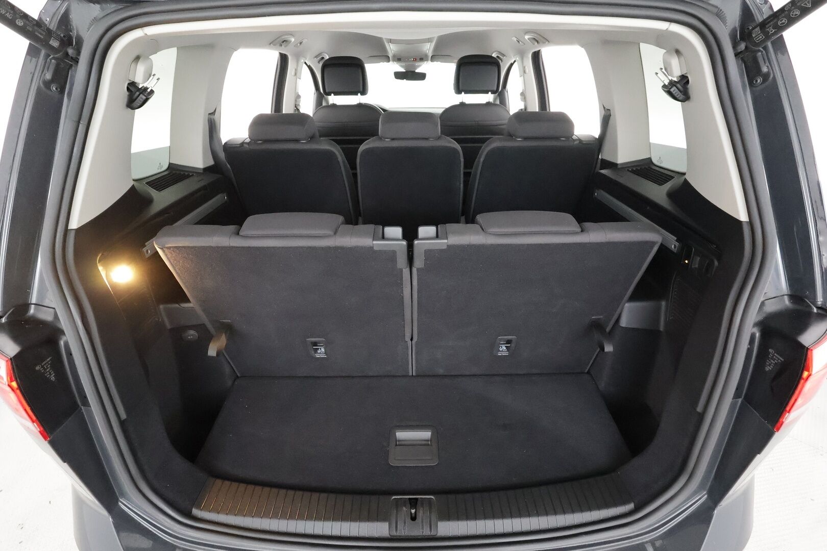 VOLKSWAGEN TOURAN 2022 Comfortline 2,0 TDI SCR 110 kW DSG 7.P - | ACC | Koukku | P.kamera | Hierovat ergoactive istuimet | Navi | LED | Apple&Android |