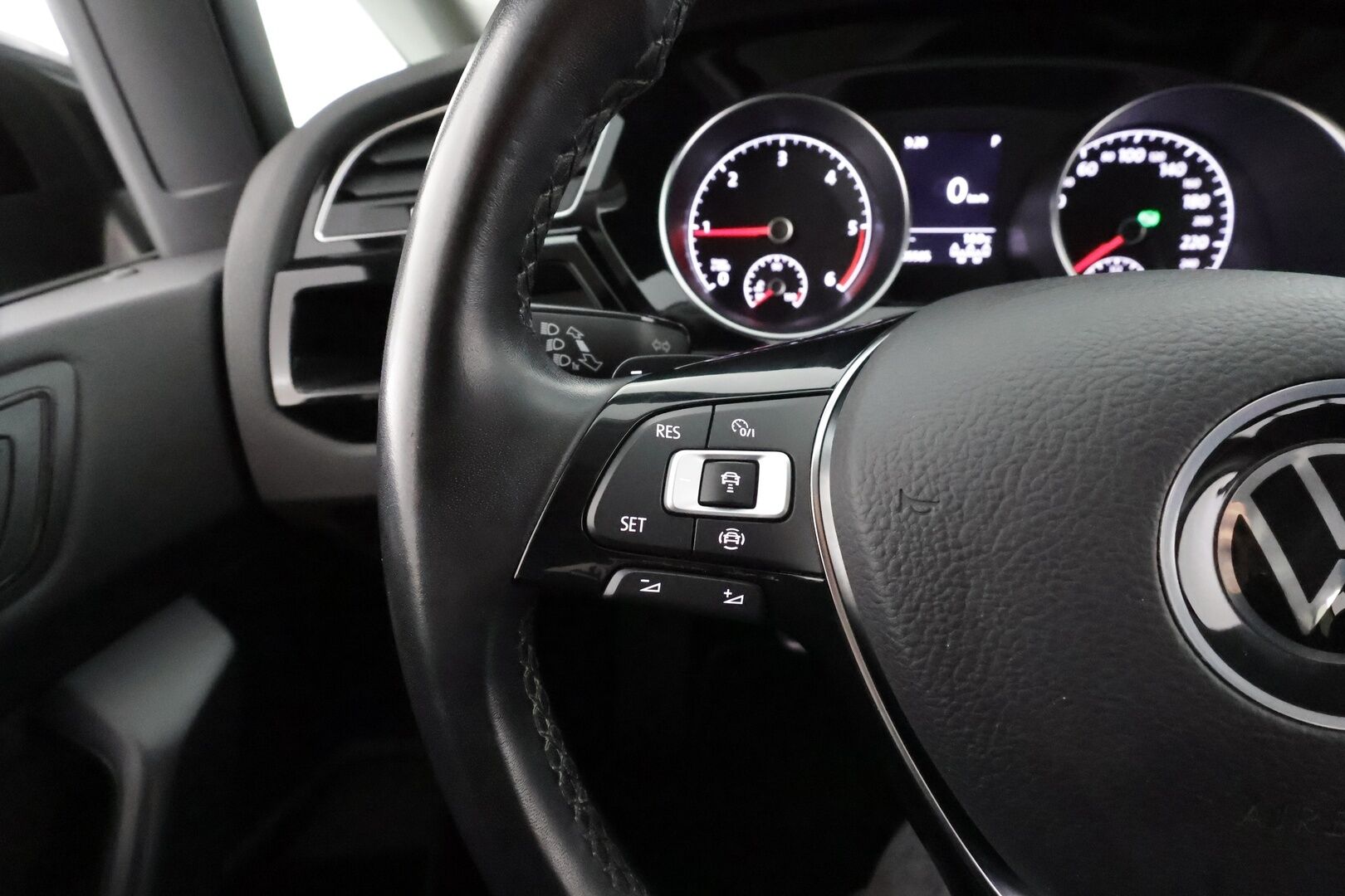 VOLKSWAGEN TOURAN 2022 Comfortline 2,0 TDI SCR 110 kW DSG 7.P - | ACC | Koukku | P.kamera | Hierovat ergoactive istuimet | Navi | LED | Apple&Android |