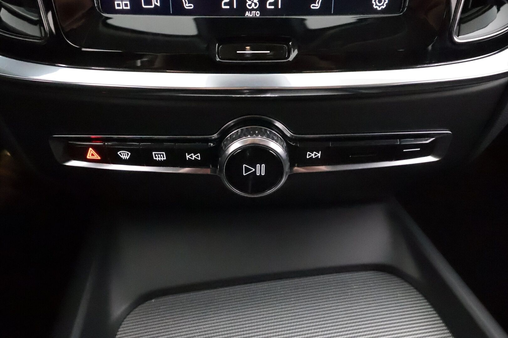 Volvo V60 CROSS COUNTRY 2024 B4 AWD D-MHEV Plus Bright * ACC / Webasto / Koukku / Muistipenkit / BLIS / P.Kamera / Navi / LED / Facelift / Keyless * - Merkkihuollettu / Juuri huollettu - HULLUT AVAJAISHULINAT KORKOTARJOUS 3,29 %