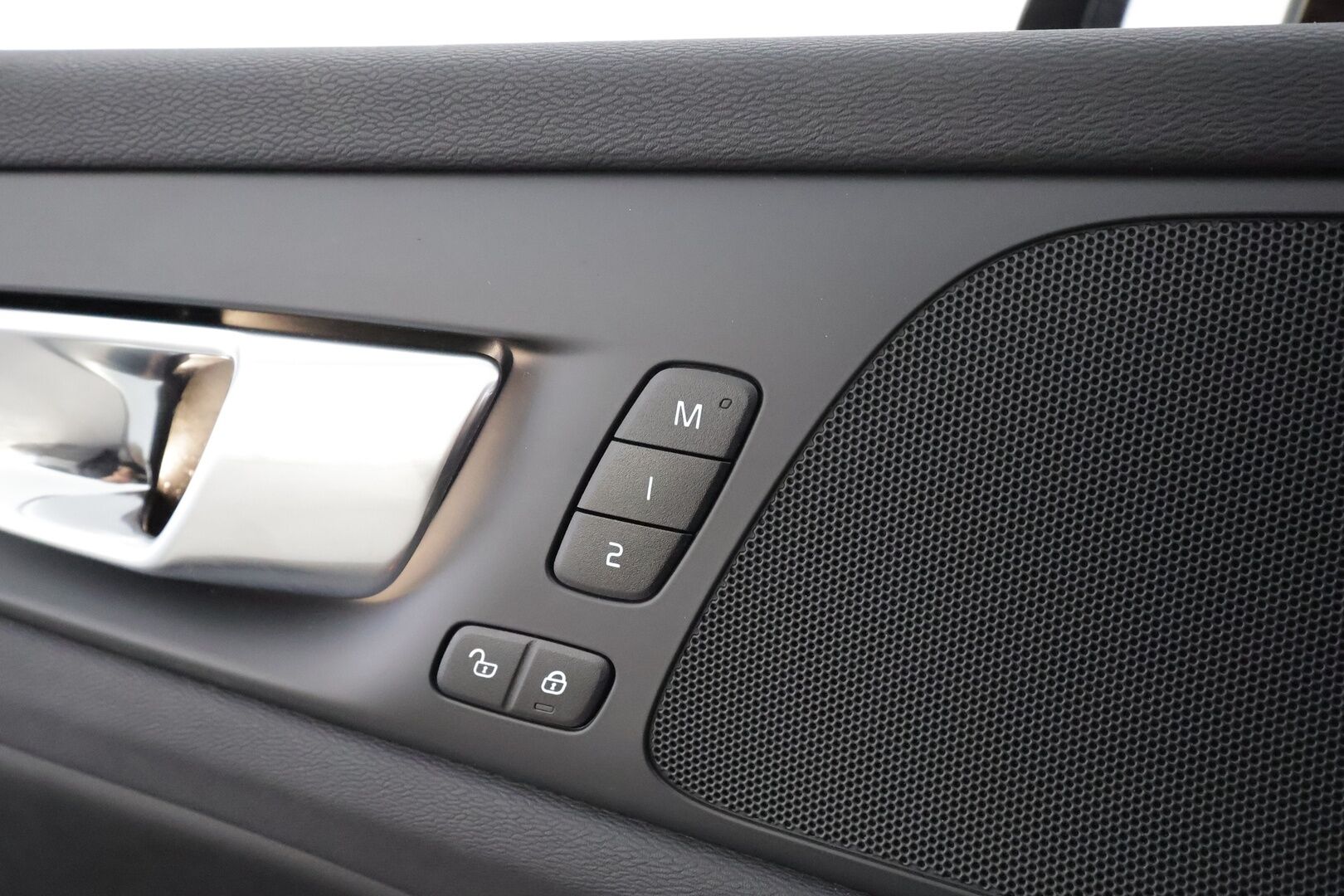 Volvo V60 CROSS COUNTRY 2024 B4 AWD D-MHEV Plus Bright * ACC / Webasto / Koukku / Muistipenkit / BLIS / P.Kamera / Navi / LED / Facelift / Keyless * - Merkkihuollettu / Juuri huollettu - HULLUT AVAJAISHULINAT KORKOTARJOUS 3,29 %