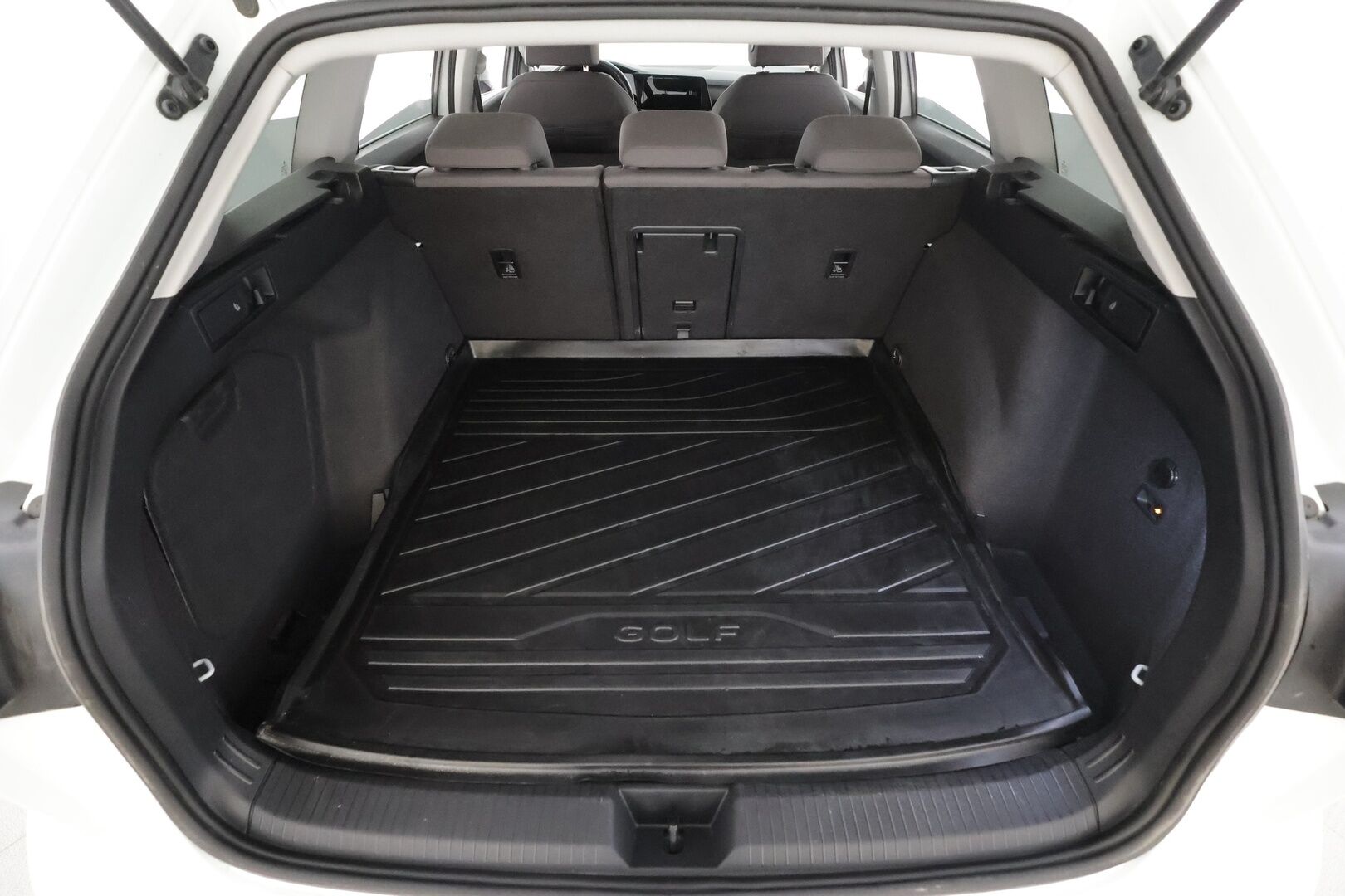 VOLKSWAGEN GOLF 2022 2.0 TSI 4Motion Alltrack - * ACC | Webasto | Koukku | LED | P.kamera | apple&Android | Ambient | 3-Alueinen Ilmastointi | Kahdet Renkaat | Kattavat huollot*
