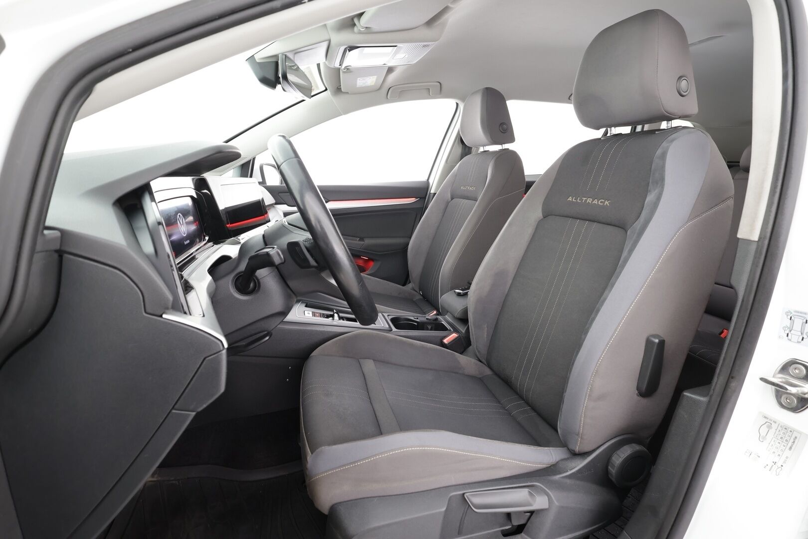 VOLKSWAGEN GOLF 2022 2.0 TSI 4Motion Alltrack - * ACC | Webasto | Koukku | LED | P.kamera | apple&Android | Ambient | 3-Alueinen Ilmastointi | Kahdet Renkaat | Kattavat huollot*