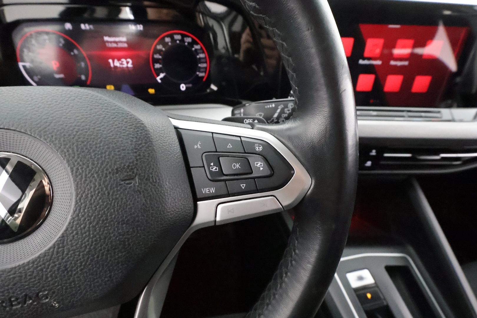 VOLKSWAGEN GOLF 2022 2.0 TSI 4Motion Alltrack - * ACC | Webasto | Koukku | LED | P.kamera | apple&Android | Ambient | 3-Alueinen Ilmastointi | Kahdet Renkaat | Kattavat huollot*