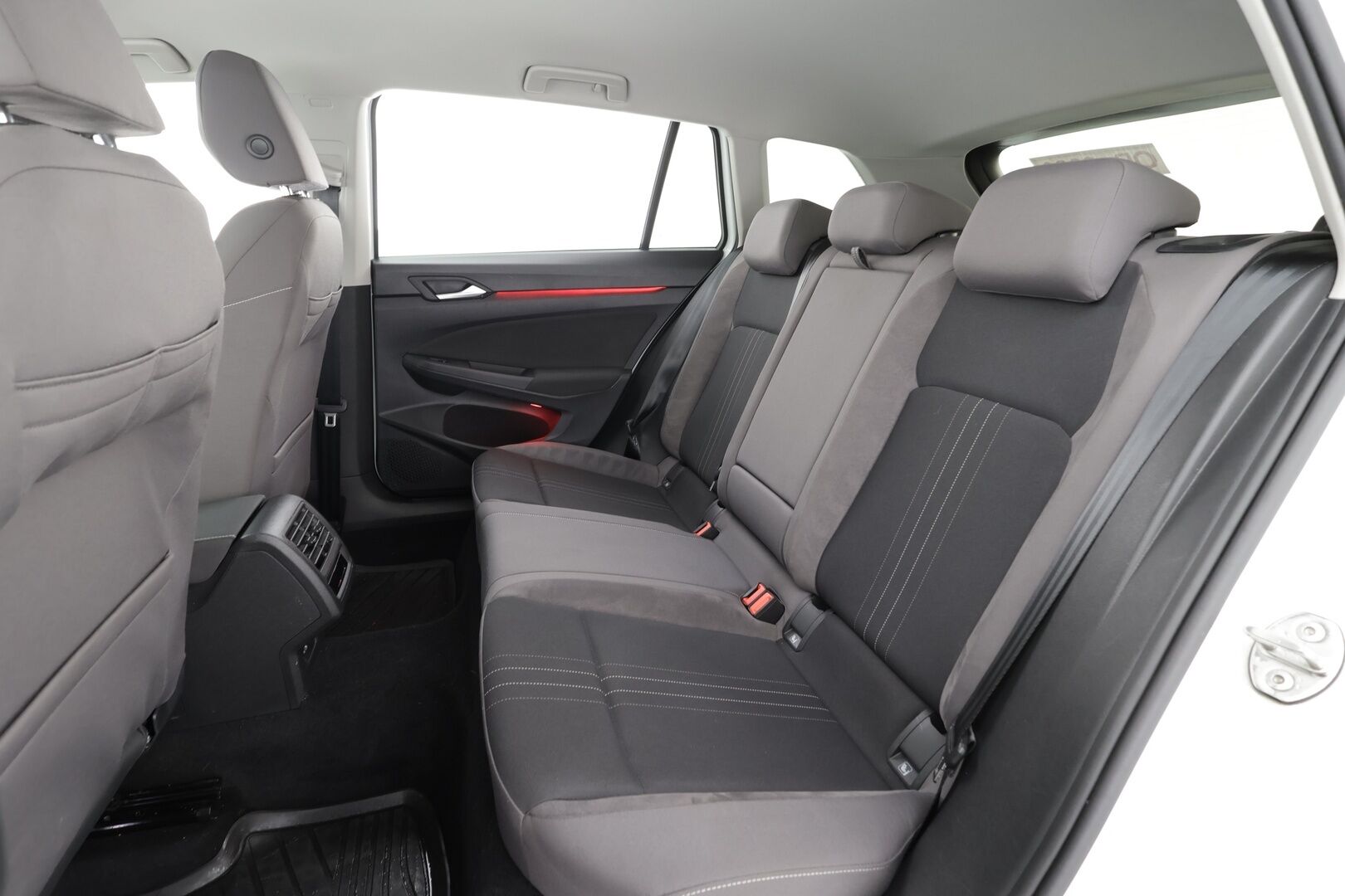 VOLKSWAGEN GOLF 2022 2.0 TSI 4Motion Alltrack - * ACC | Webasto | Koukku | LED | P.kamera | apple&Android | Ambient | 3-Alueinen Ilmastointi | Kahdet Renkaat | Kattavat huollot*