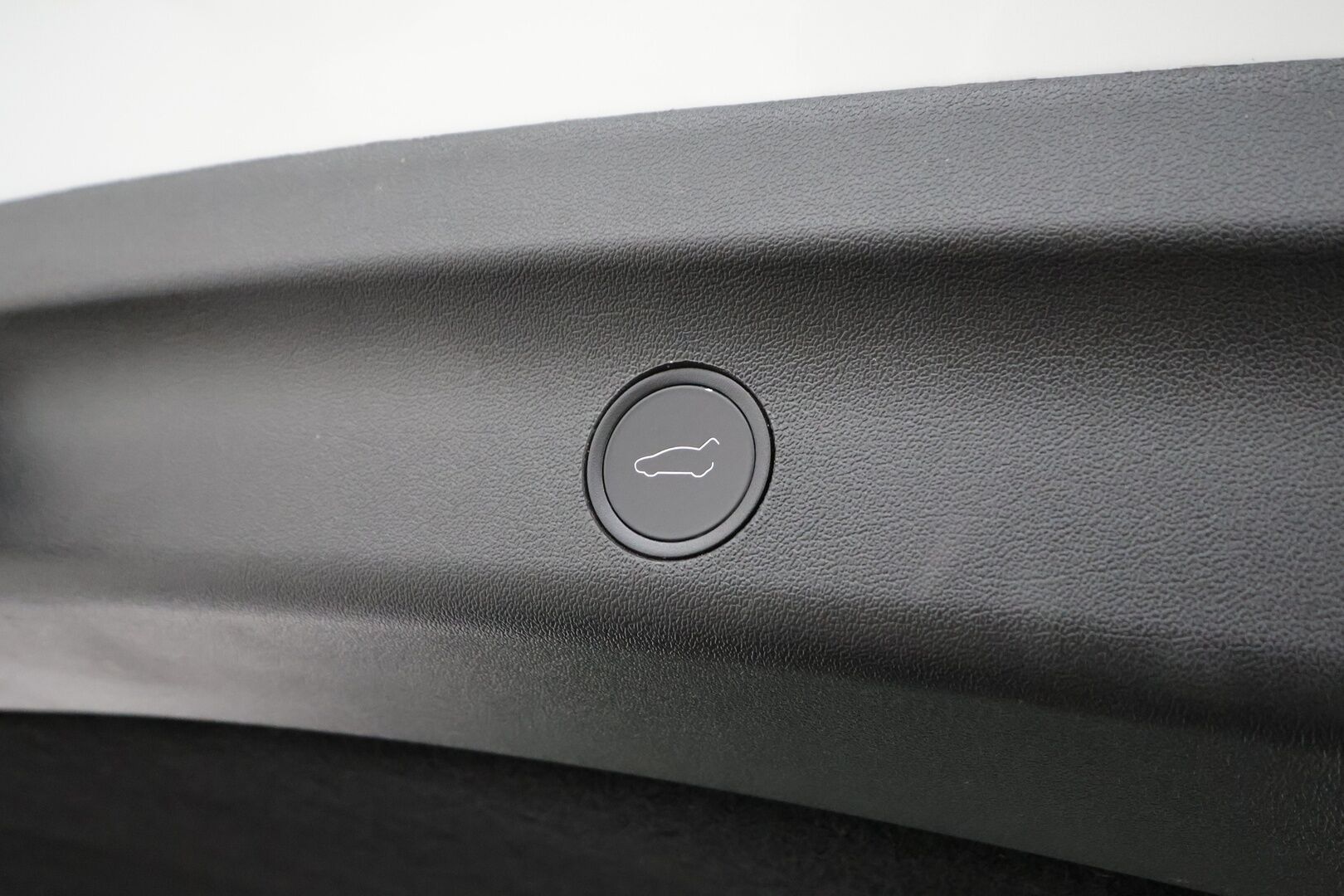 TESLA MODEL Y 2023 Performance * Koukku / ILP / Lasikatto / Premium Audio / P.Kamera / Matrix LED / Nahat * - Kahdet renkaat aluvanteilla - HULLUT AVAJAISHULINAT KORKOTARJOUS 3,29 %