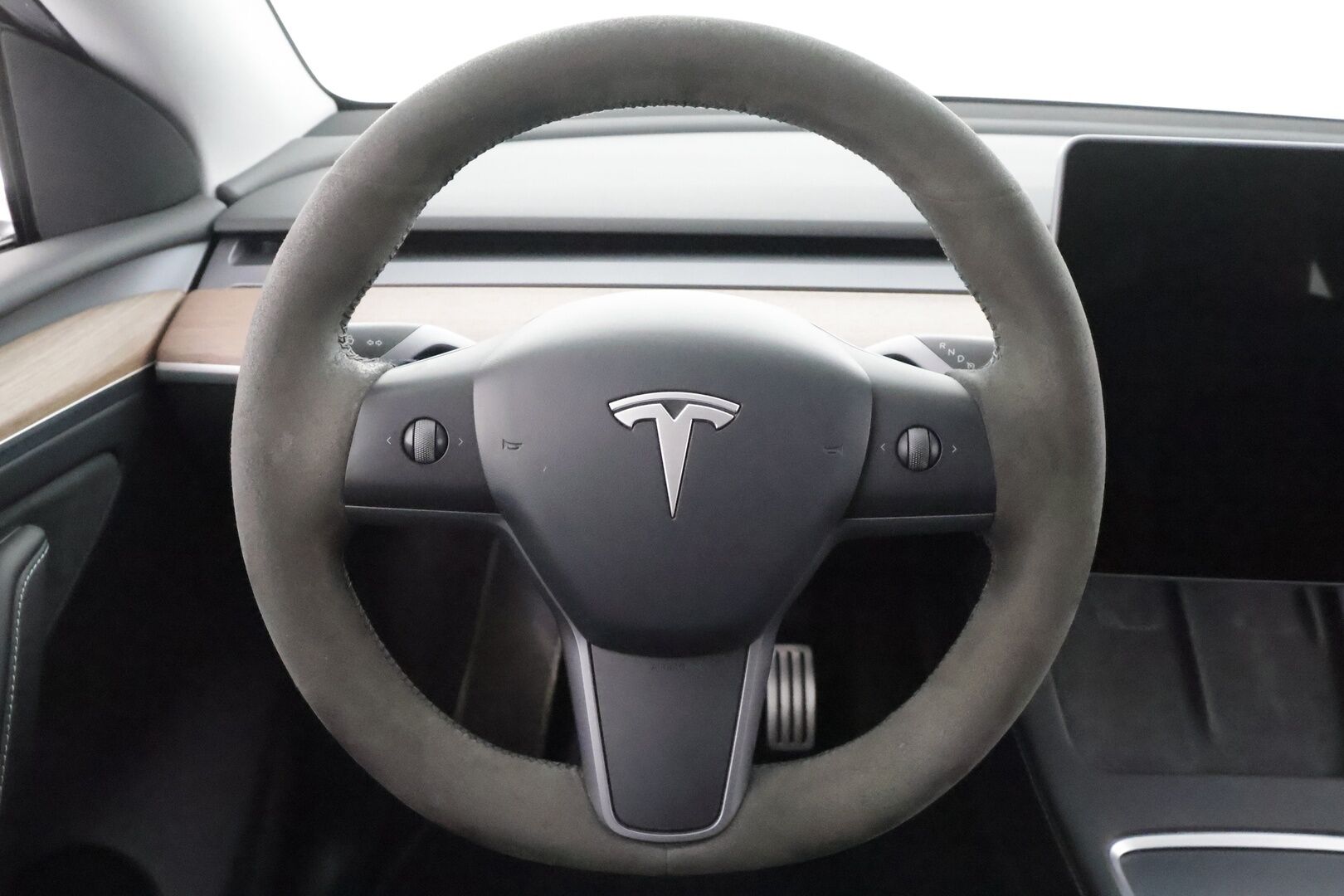 TESLA MODEL Y 2023 Performance * Koukku / ILP / Lasikatto / Premium Audio / P.Kamera / Matrix LED / Nahat * - Kahdet renkaat aluvanteilla - HULLUT AVAJAISHULINAT KORKOTARJOUS 3,29 %