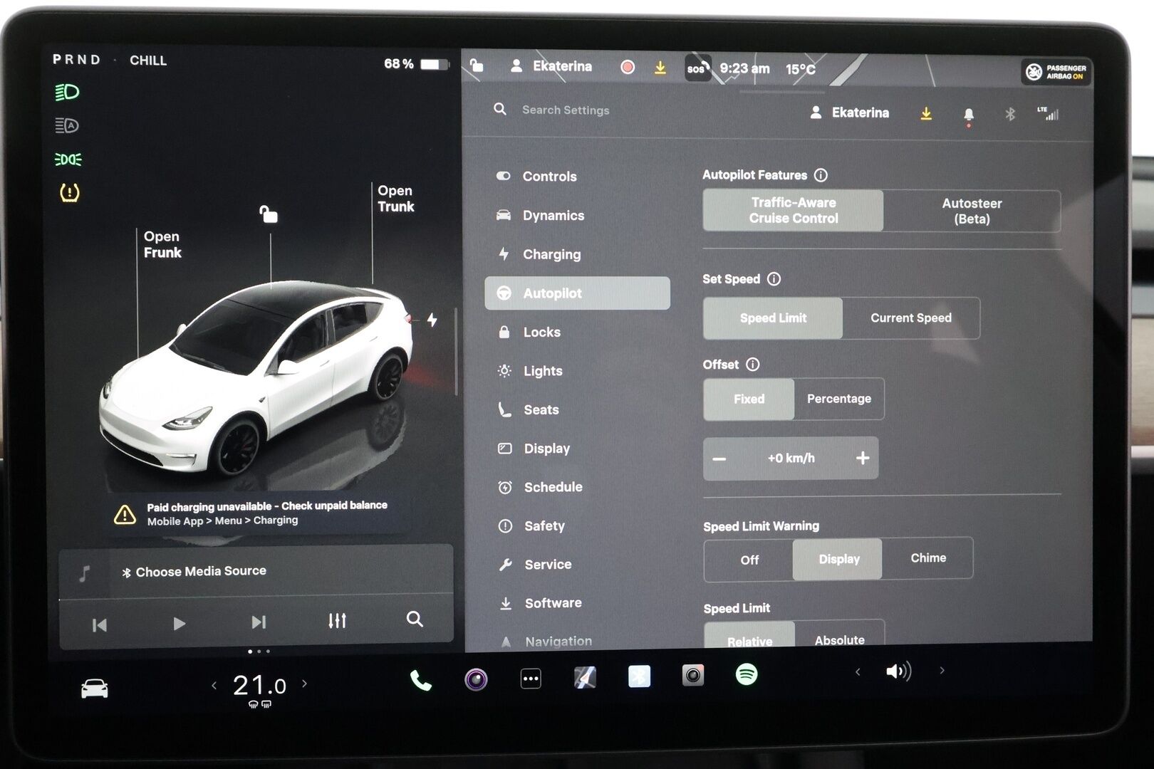 TESLA MODEL Y 2023 Performance * Koukku / ILP / Lasikatto / Premium Audio / P.Kamera / Matrix LED / Nahat * - Kahdet renkaat aluvanteilla - HULLUT AVAJAISHULINAT KORKOTARJOUS 3,29 %