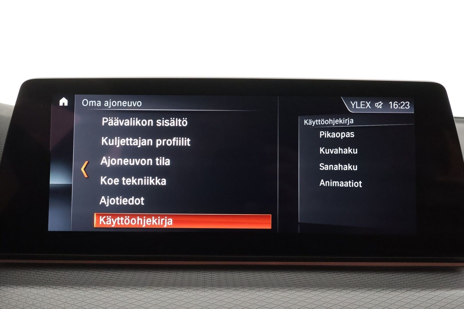BMW 520 2017 G31 Touring 520d Business - | P.Kamera | LED | Sportpenkki Muistilla | Navi | Kaistavahti | Comfort Access | Navi |