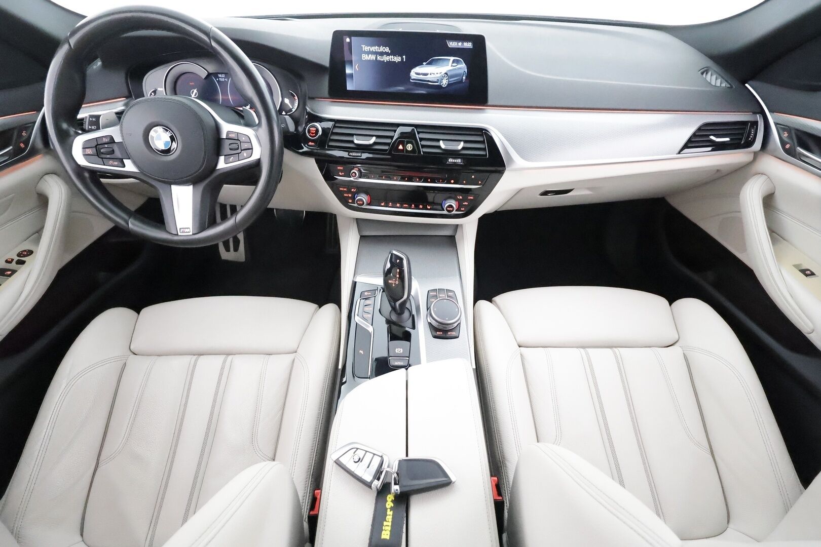 BMW 520 2017 G31 Touring 520d Business - | P.Kamera | LED | Sportpenkki Muistilla | Navi | Kaistavahti | Comfort Access | Navi |