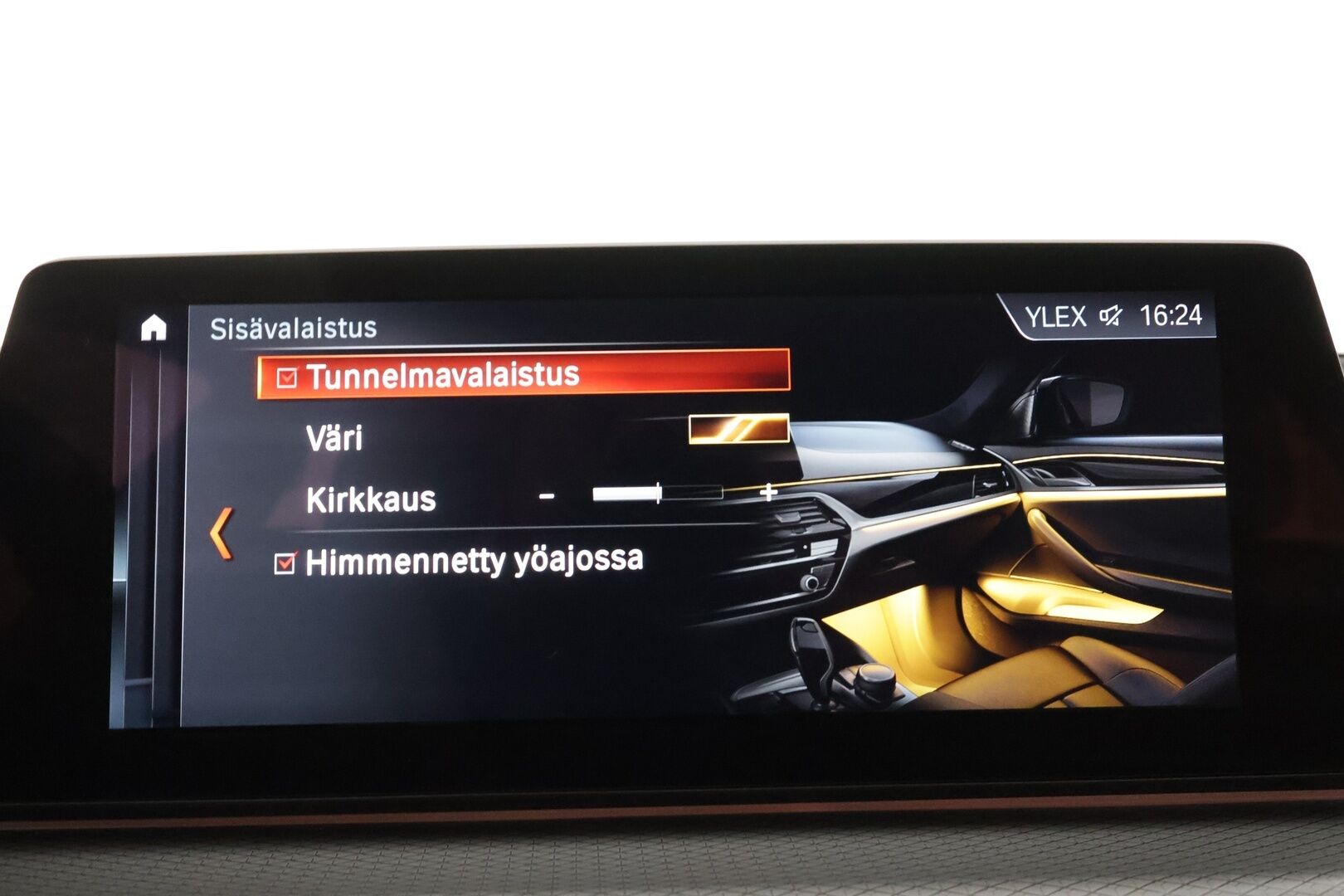 BMW 520 2017 G31 Touring 520d Business - | P.Kamera | LED | Sportpenkki Muistilla | Navi | Kaistavahti | Comfort Access | Navi |