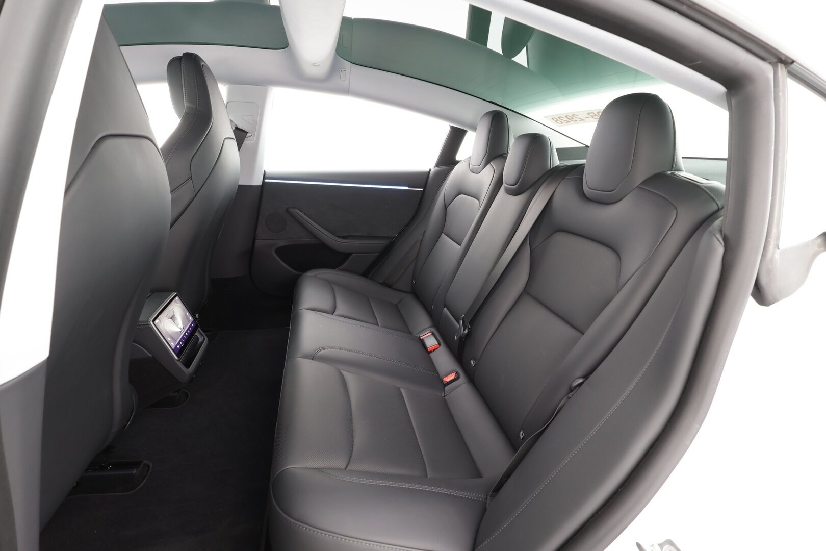 TESLA MODEL 3 2024 78kWh Performance AWD Highland * Lasikatto / Matrix LED / Viihdenäyttö / ILP / Highland-istuimet / P.Kamera * - Akuston esilämmitys / Ilmastoidut nahat / Facelift - HULLUT AVAJAISHULINAT KORKOTARJOUS 3,29 %