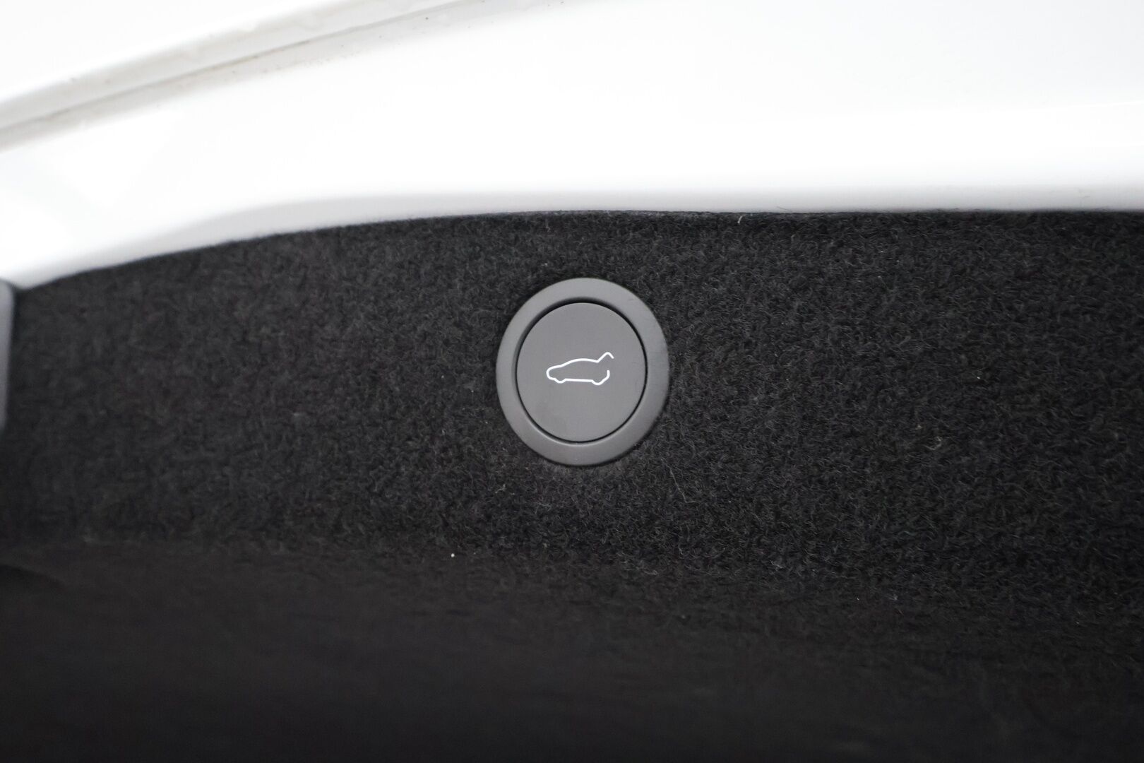 TESLA MODEL 3 2024 78kWh Performance AWD Highland * Lasikatto / Matrix LED / Viihdenäyttö / ILP / Highland-istuimet / P.Kamera * - Akuston esilämmitys / Ilmastoidut nahat / Facelift - HULLUT AVAJAISHULINAT KORKOTARJOUS 3,29 %