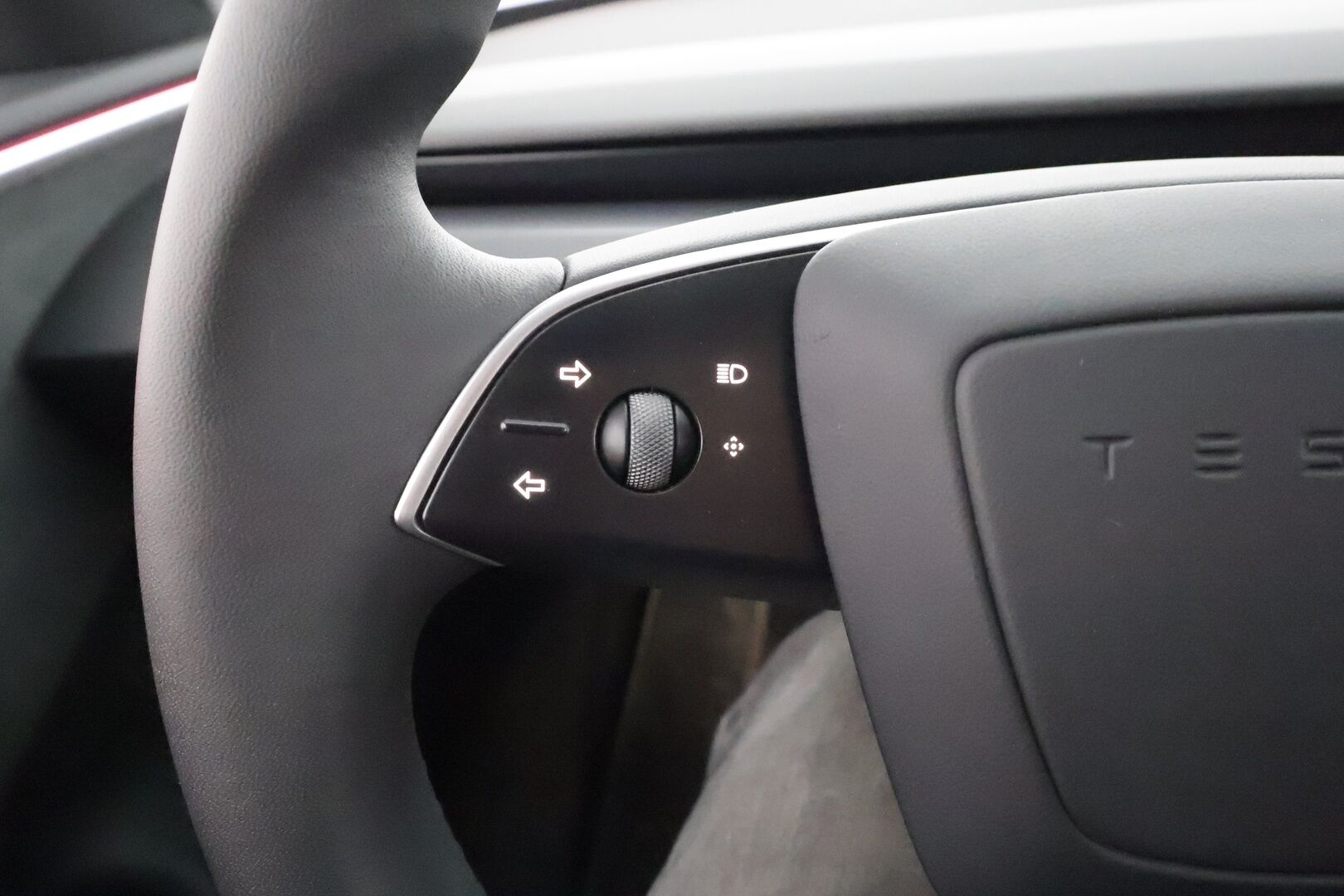 TESLA MODEL 3 2024 78kWh Performance AWD Highland * Lasikatto / Matrix LED / Viihdenäyttö / ILP / Highland-istuimet / P.Kamera * - Akuston esilämmitys / Ilmastoidut nahat / Facelift - HULLUT AVAJAISHULINAT KORKOTARJOUS 3,29 %